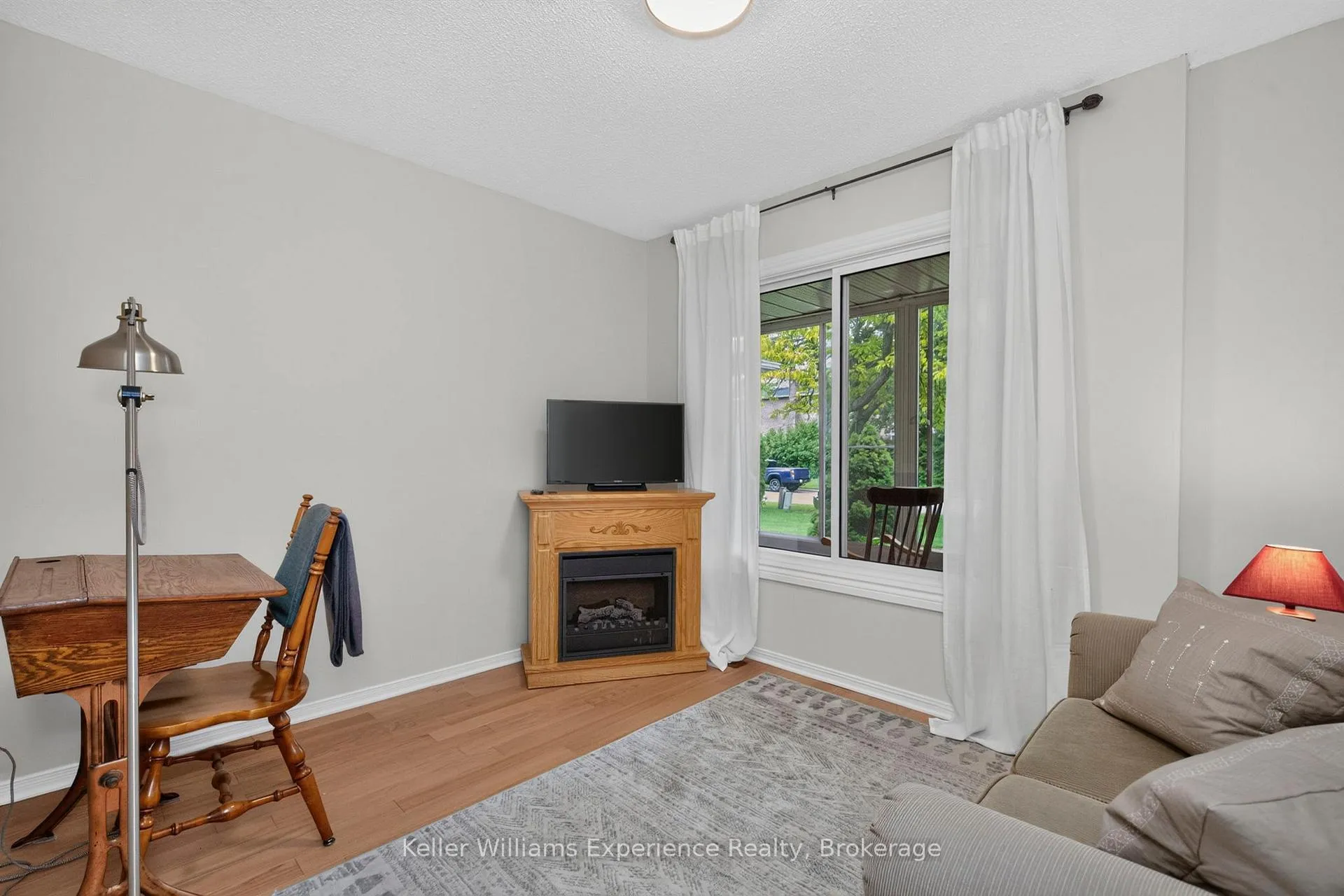Photo 21 of 922 Playfair Road, Midland — HOMEH