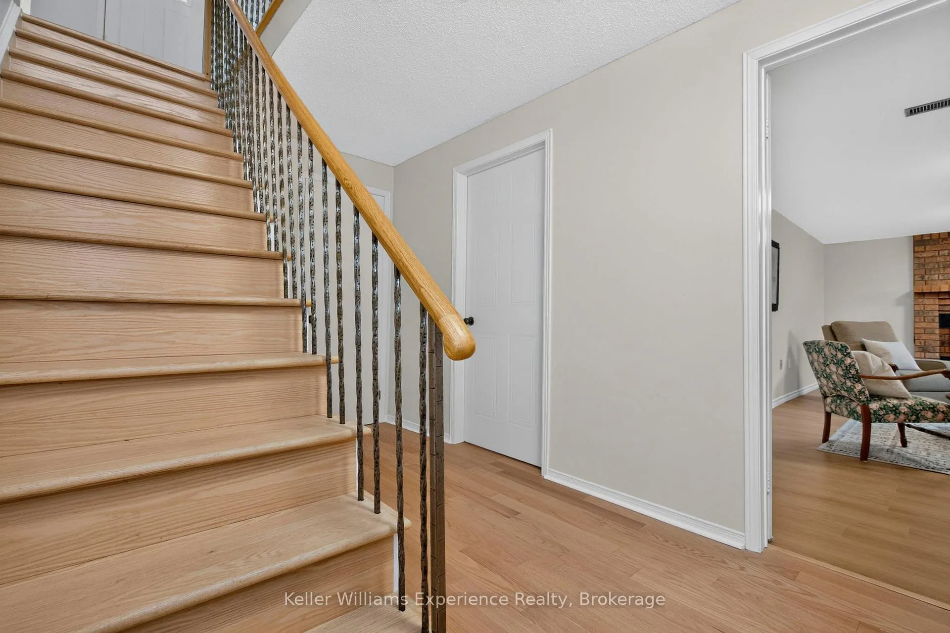 Photo 24 of 922 Playfair Road, Midland — HOMEH