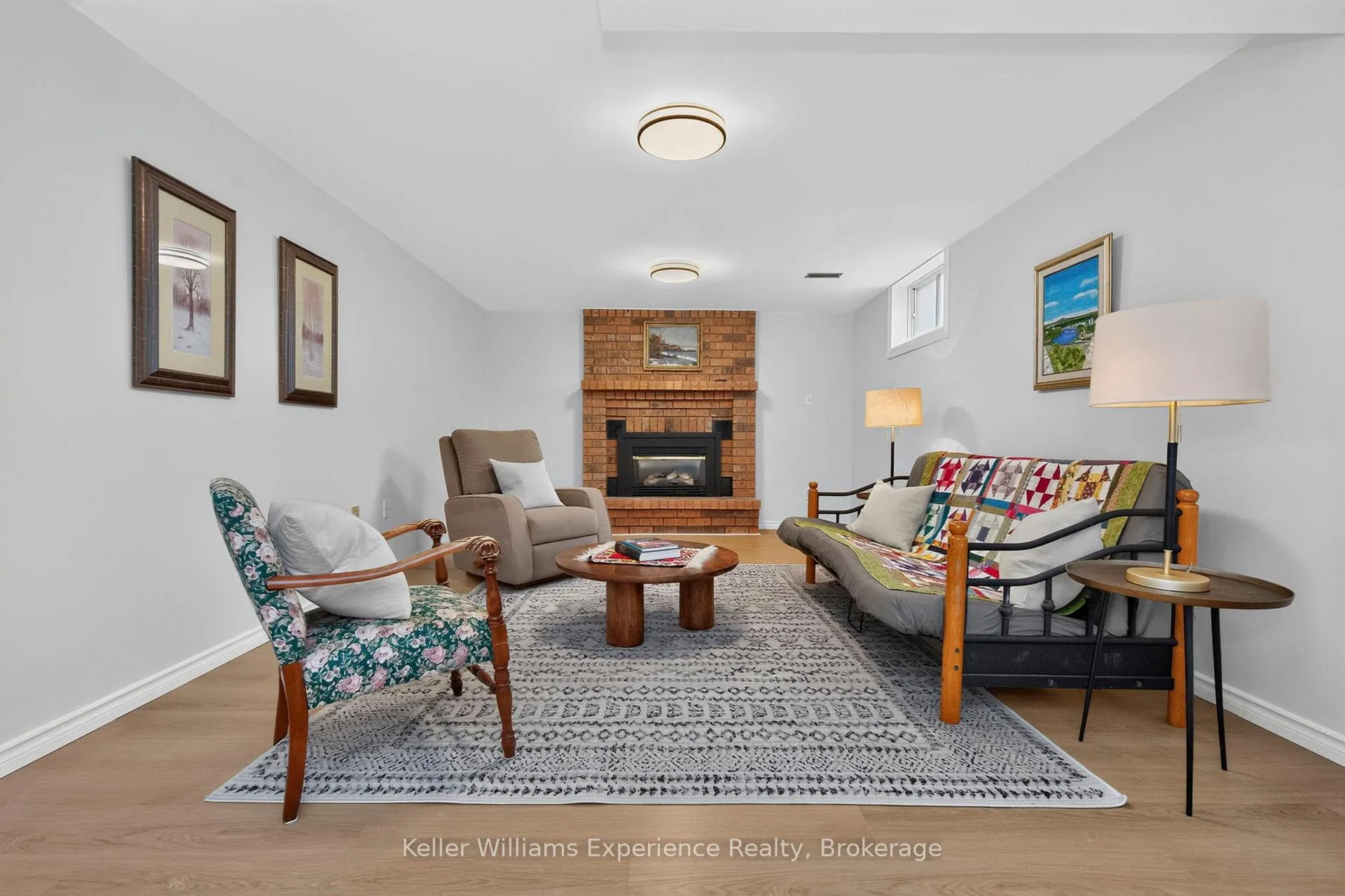 Photo 25 of 922 Playfair Road, Midland — HOMEH