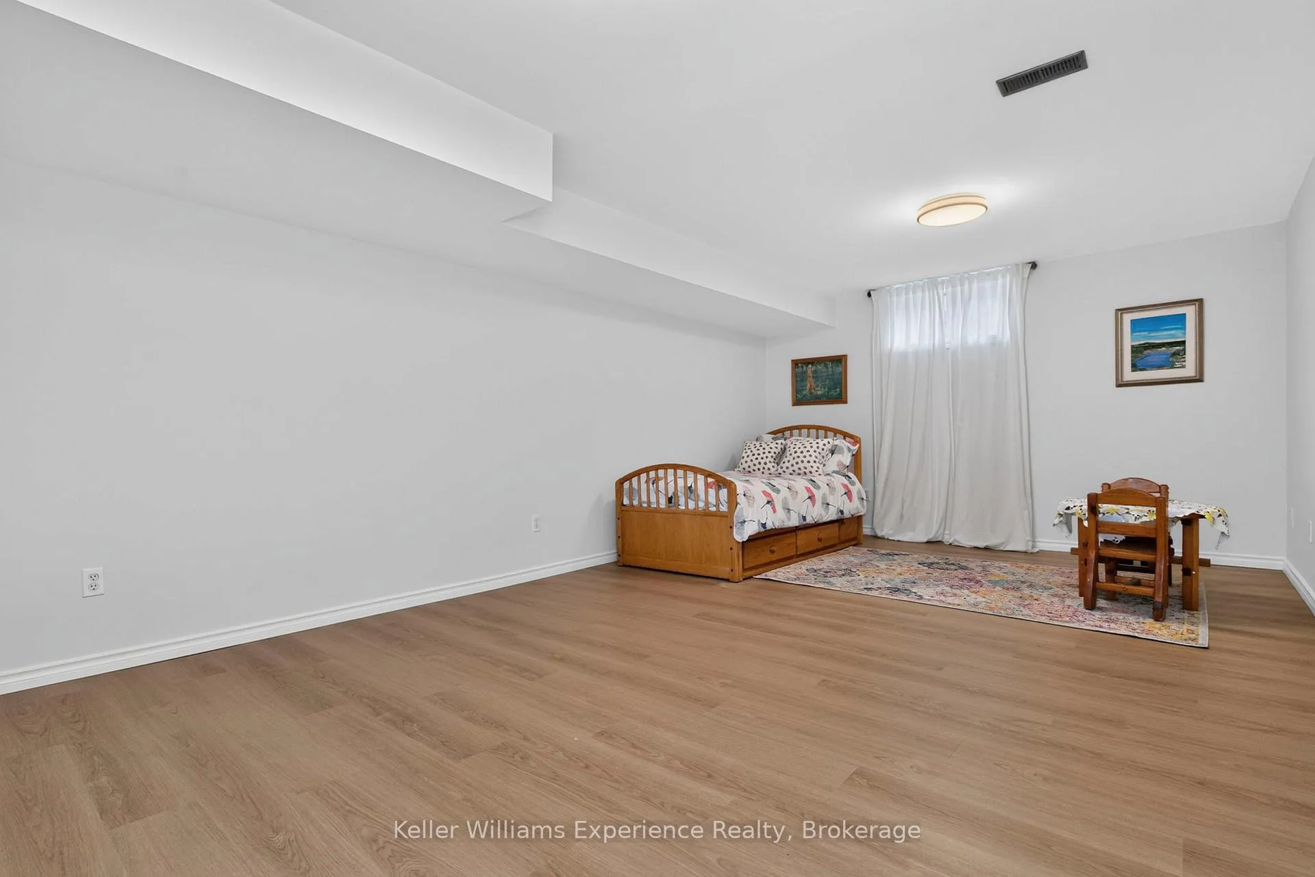 Photo 29 of 922 Playfair Road, Midland — HOMEH