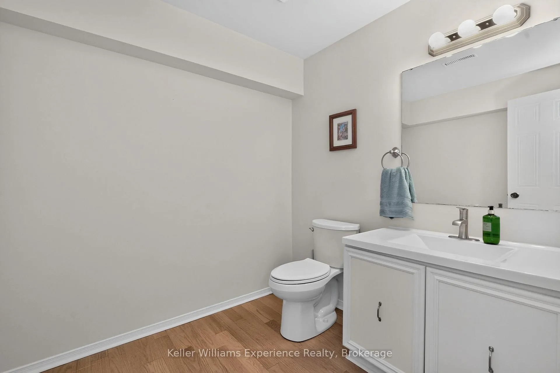 Photo 31 of 922 Playfair Road, Midland — HOMEH