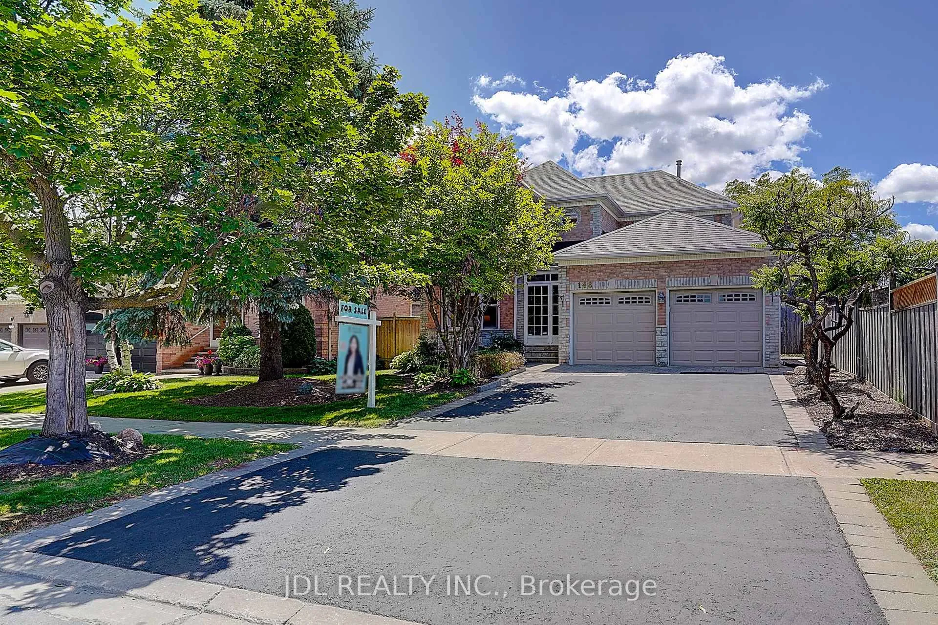 Photo 2 of 148 Manhattan Drive, Markham, Markville — HOMEH