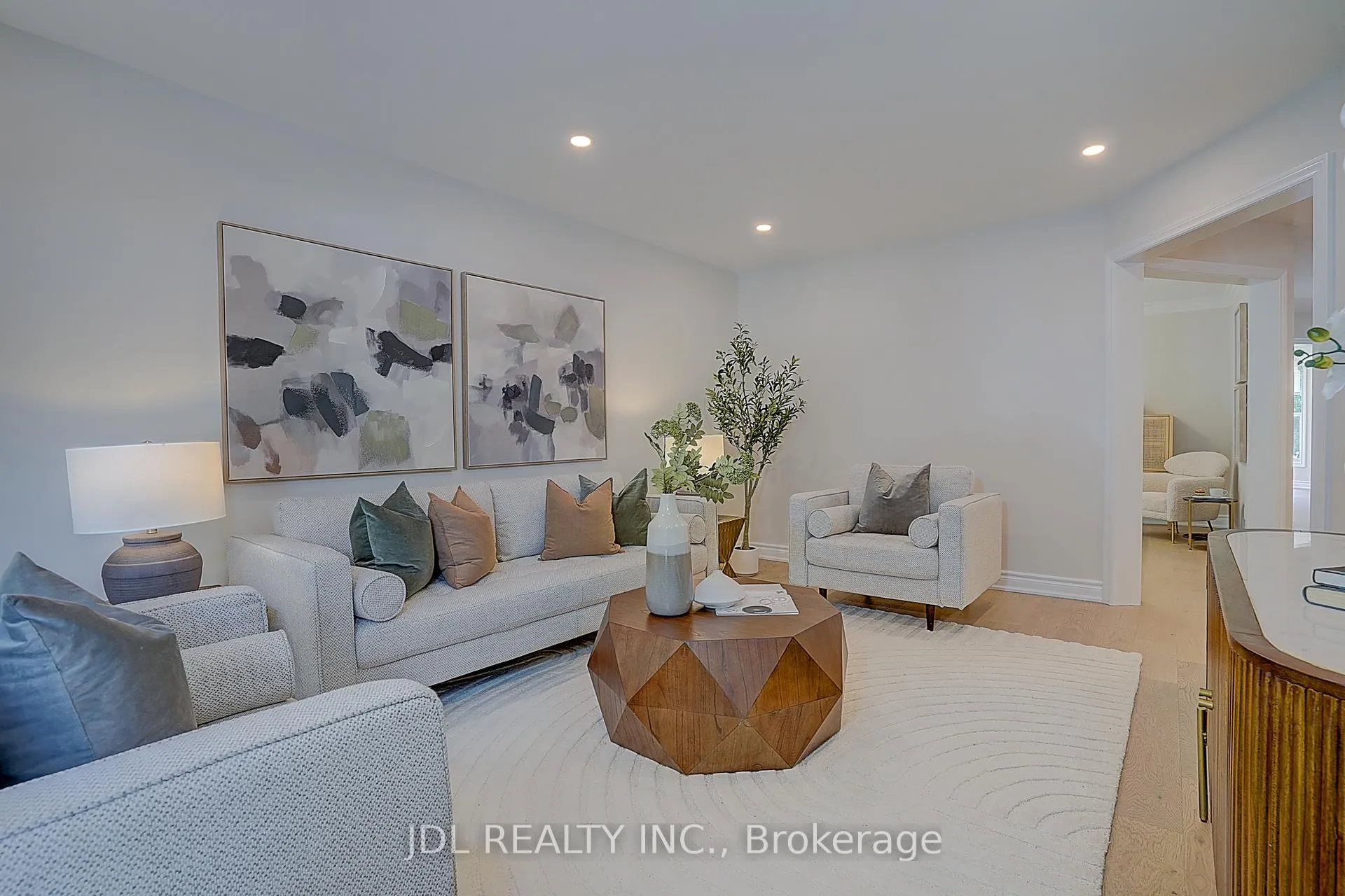 Photo 7 of 148 Manhattan Drive, Markham, Markville — HOMEH
