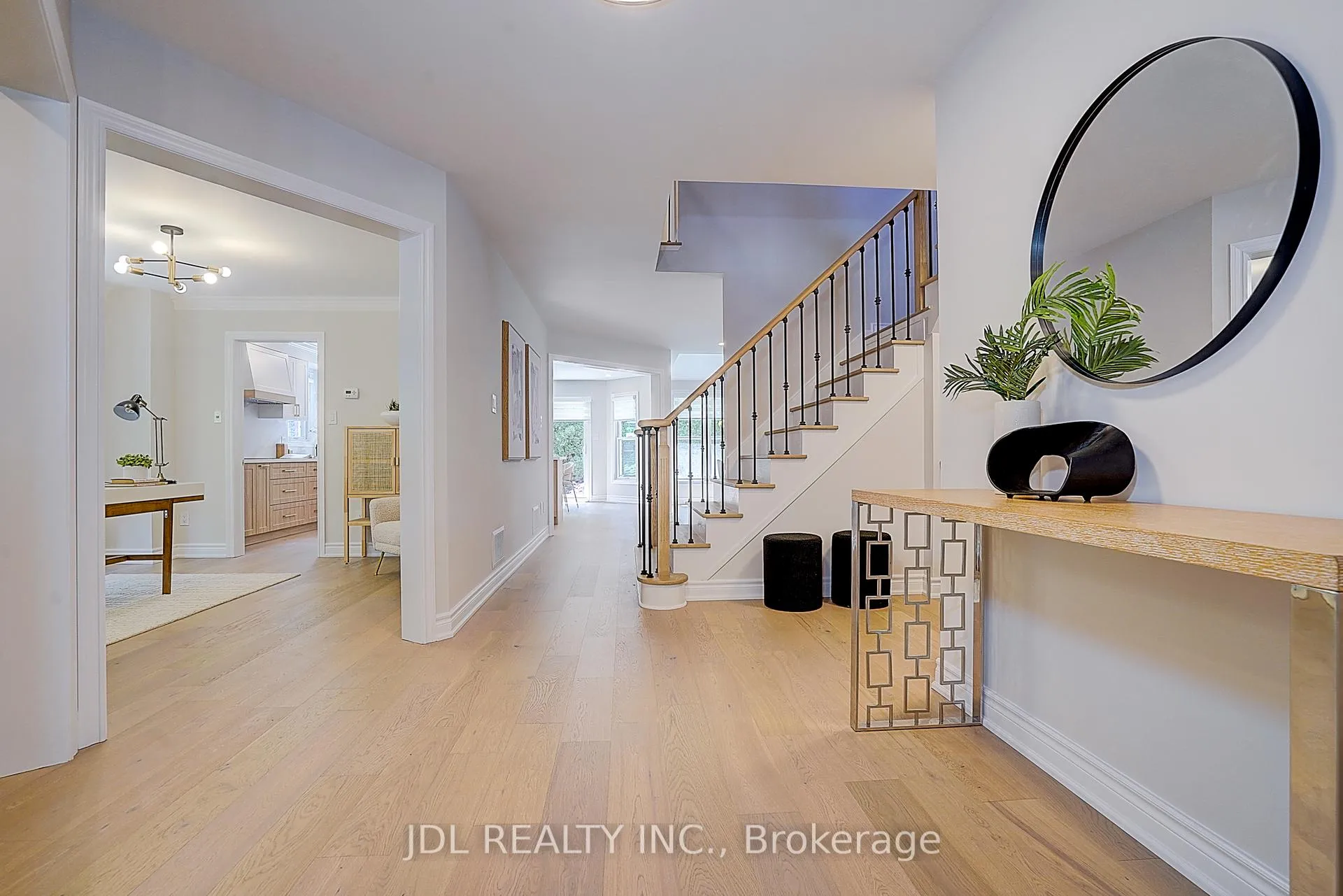 Photo 10 of 148 Manhattan Drive, Markham, Markville — HOMEH