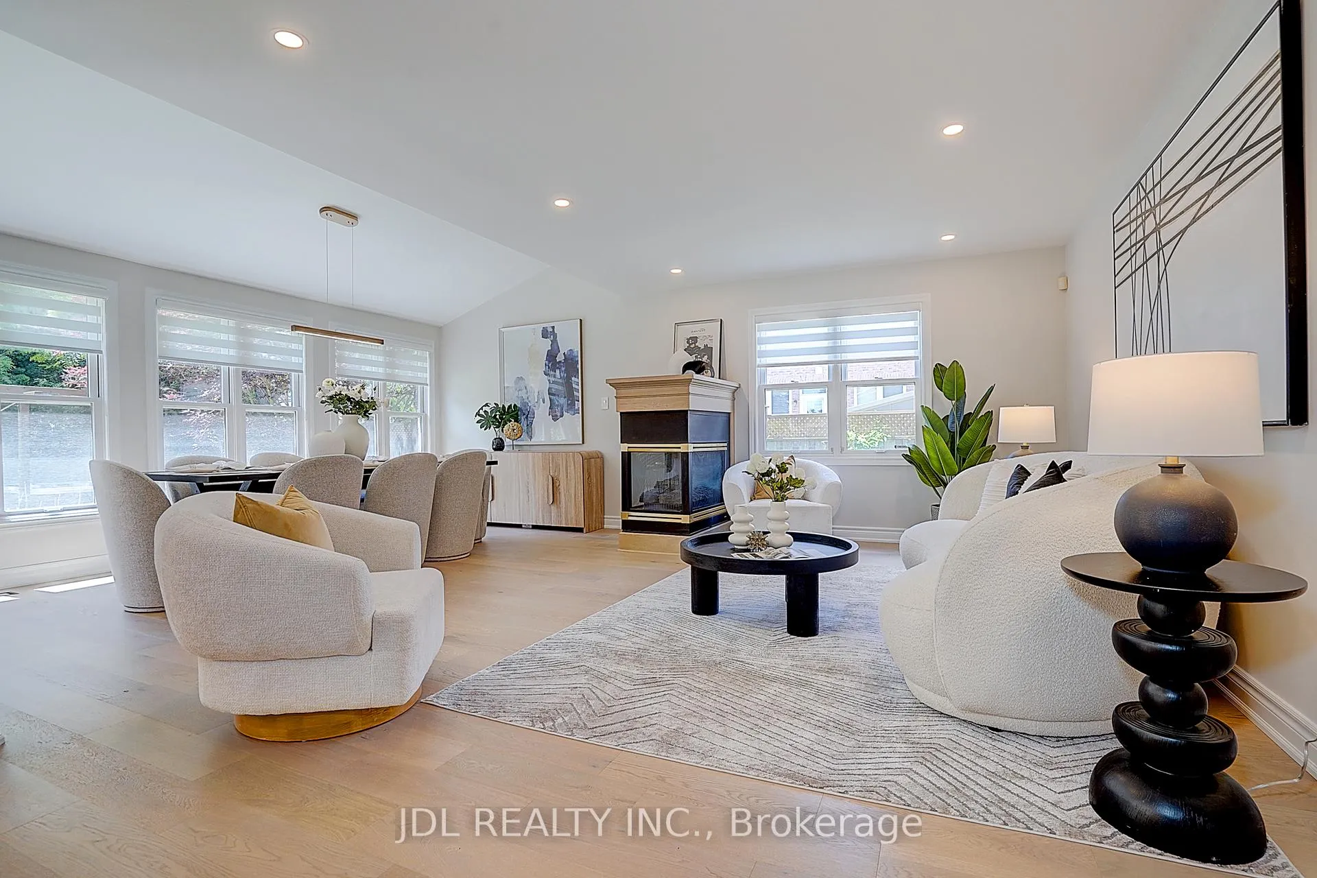 Photo 11 of 148 Manhattan Drive, Markham, Markville — HOMEH