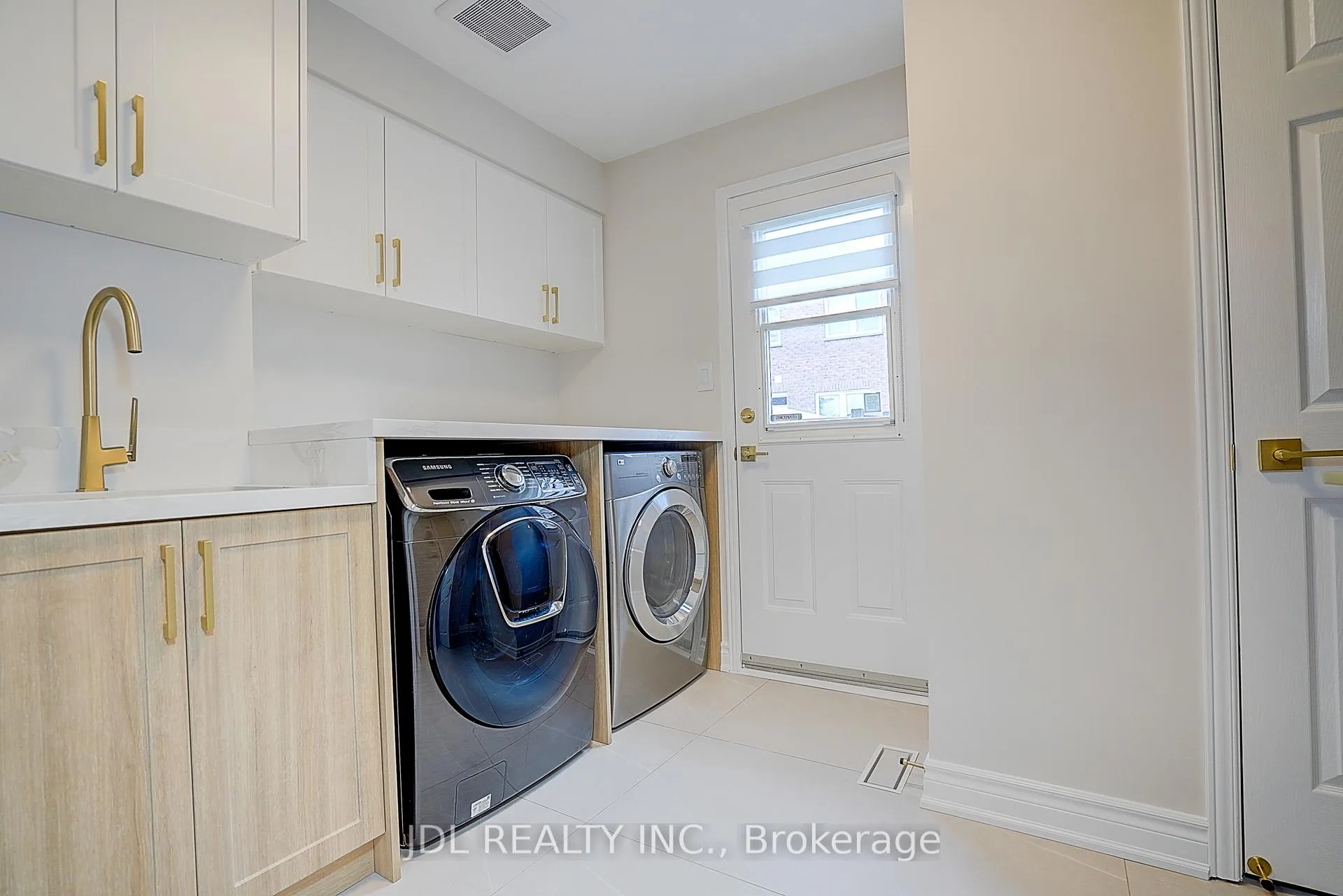 Photo 21 of 148 Manhattan Drive, Markham, Markville — HOMEH
