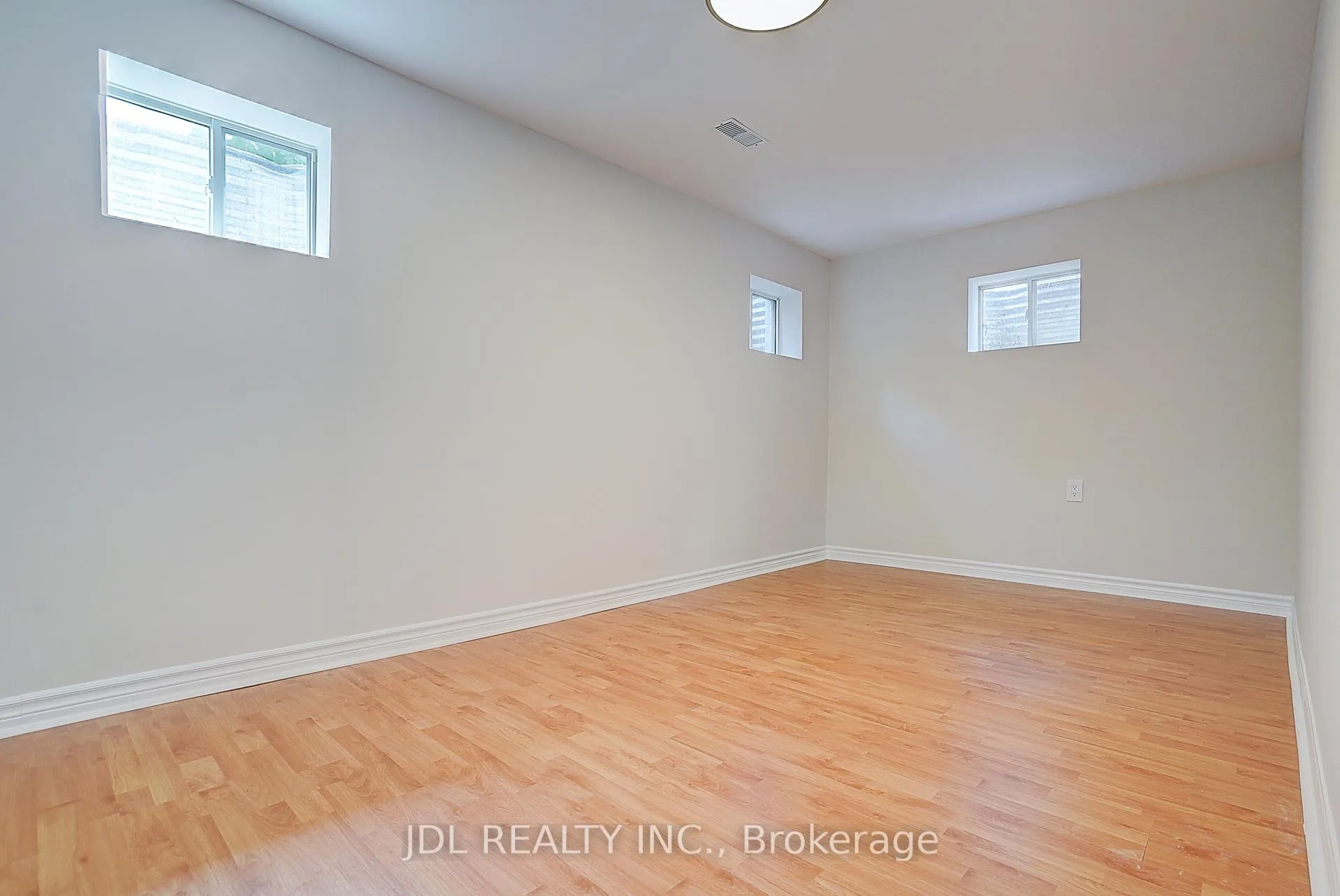 Photo 41 of 148 Manhattan Drive, Markham, Markville — HOMEH