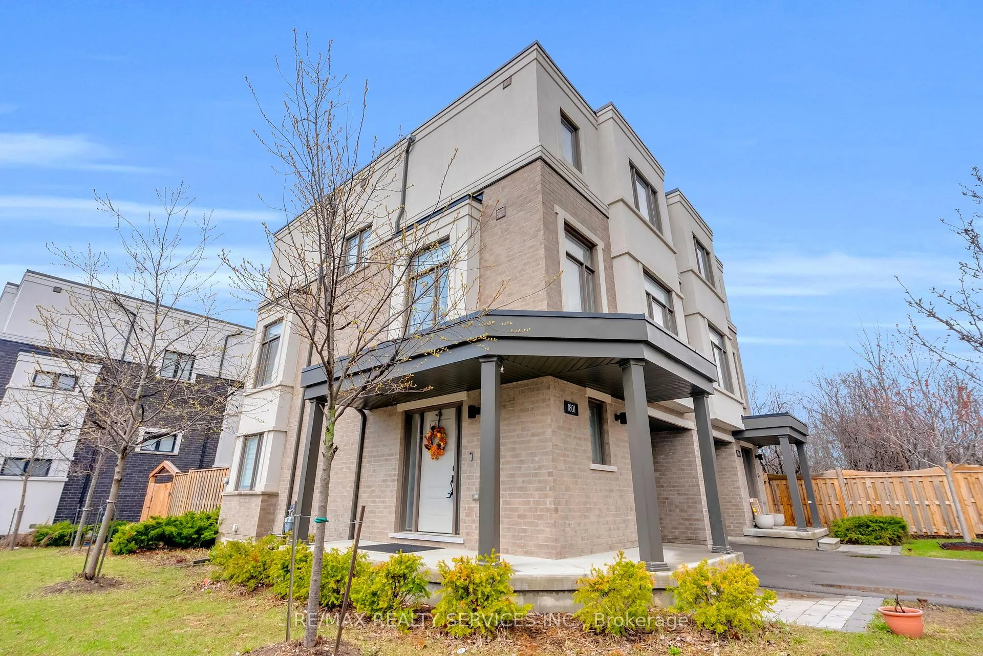 Photo 5 of 1801 Mitoff Place, Mississauga, Rathwood — HOMEH