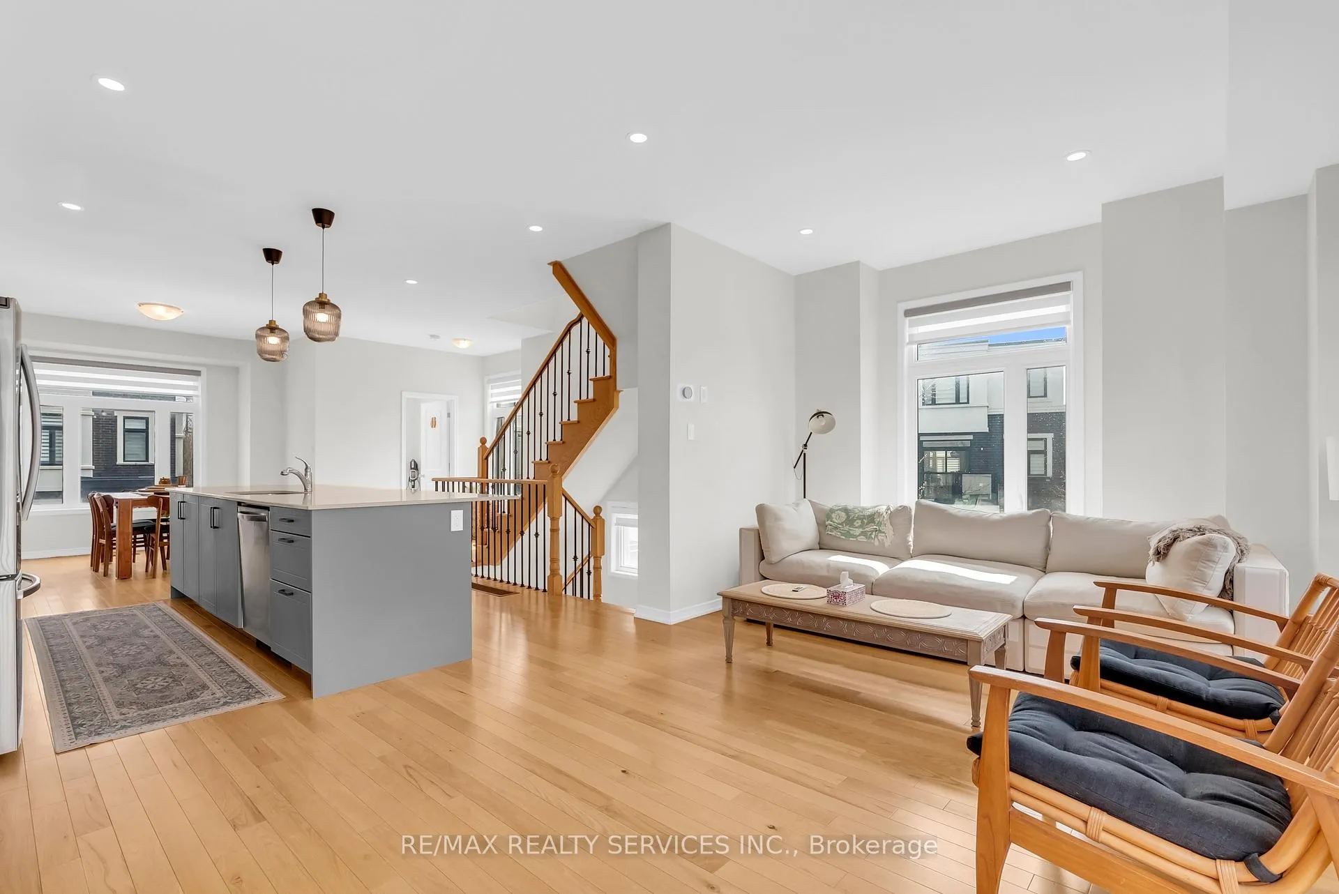 Photo 9 of 1801 Mitoff Place, Mississauga, Rathwood — HOMEH