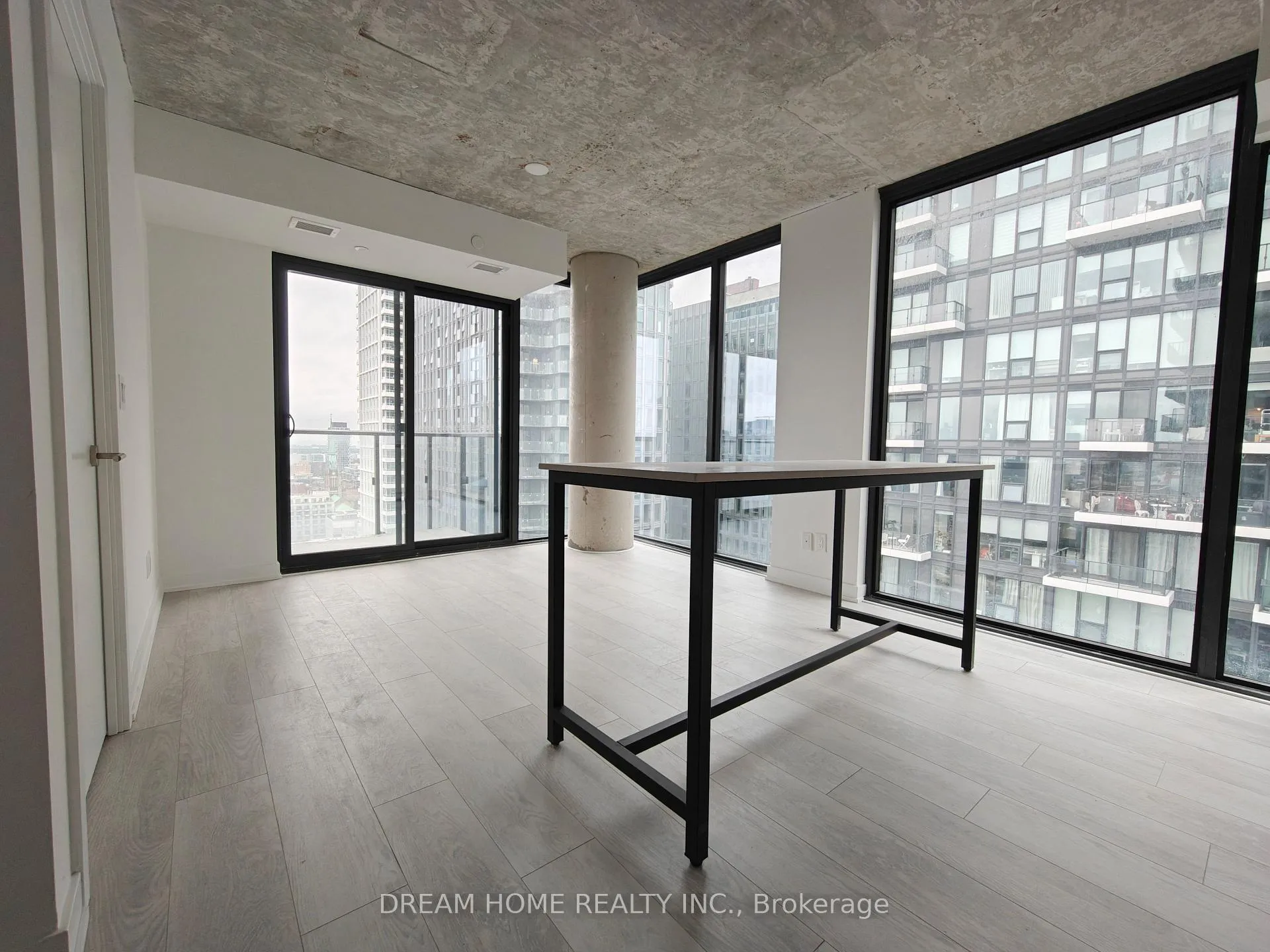 Photo 3 of Unit 2302, 47 Mutual Street, Toronto, Church-Yonge Corridor — HOMEH