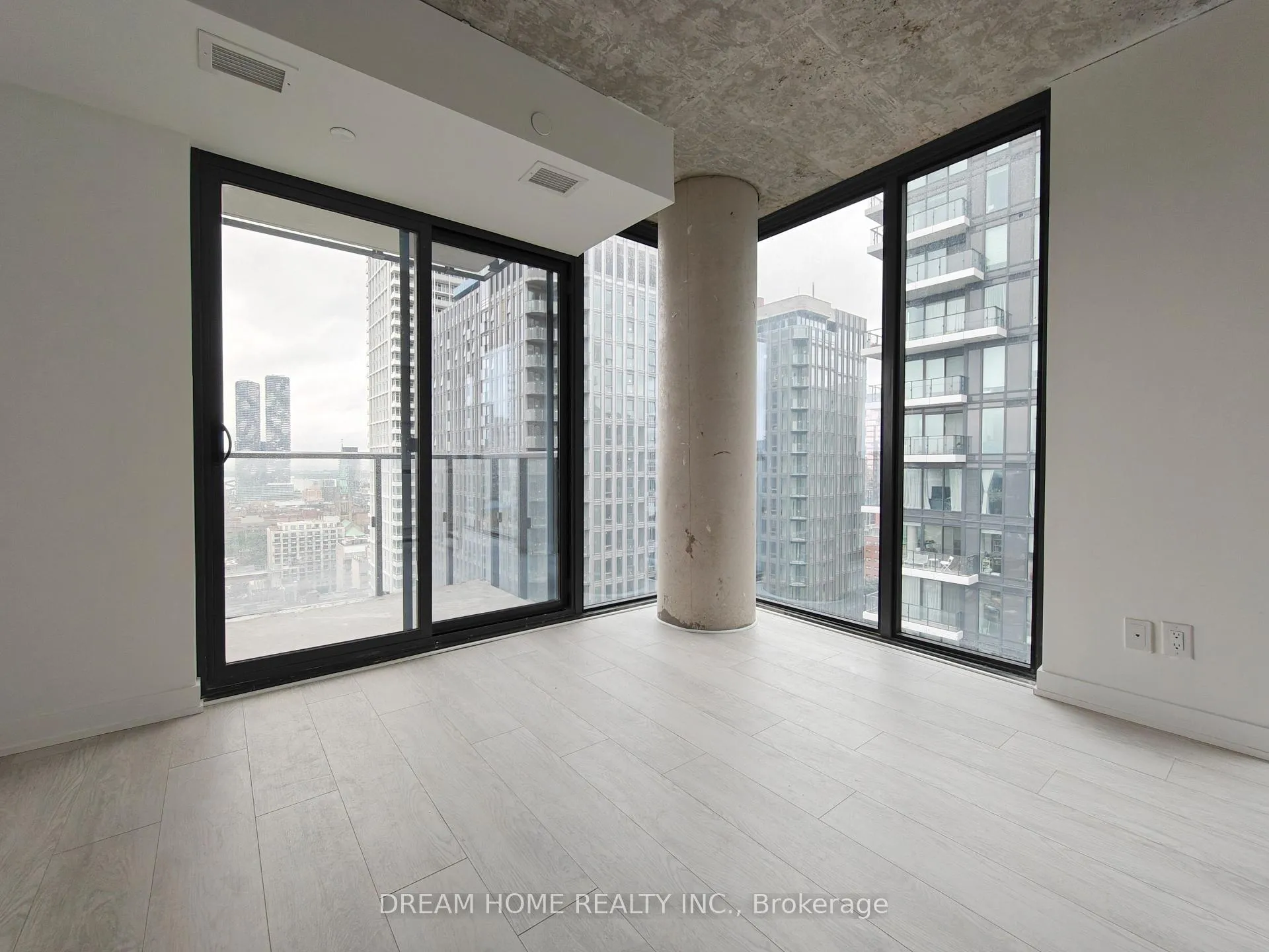 Photo 5 of Unit 2302, 47 Mutual Street, Toronto, Church-Yonge Corridor — HOMEH