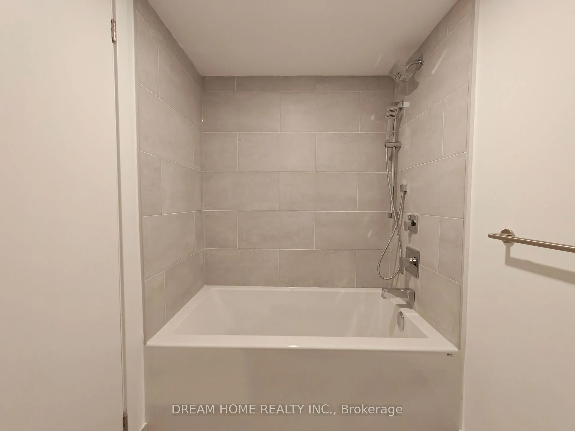 Photo 17 of Unit 2302, 47 Mutual Street, Toronto, Church-Yonge Corridor — HOMEH