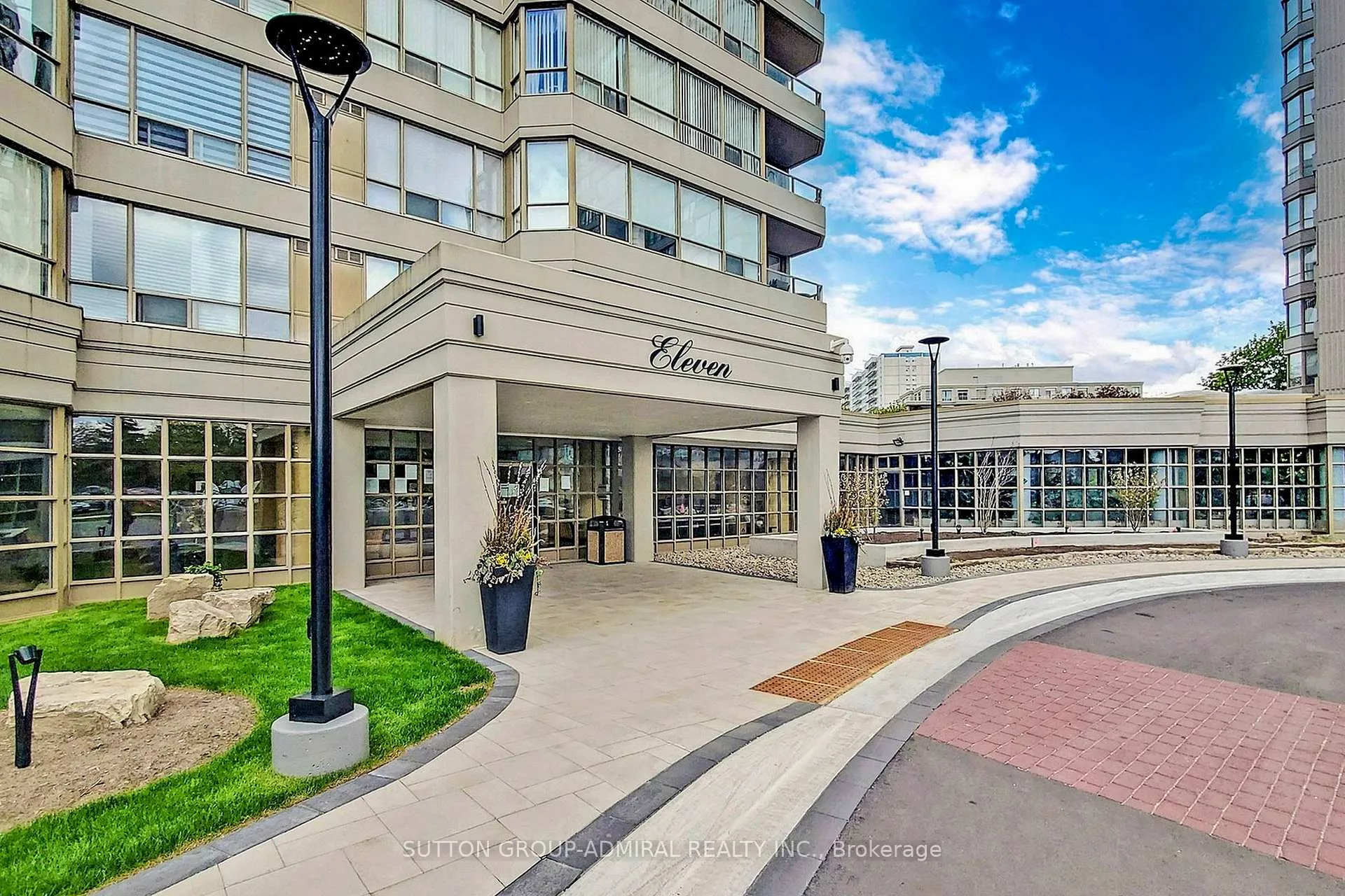 Photo 2 of Unit 1510, 11 Townsgate Drive, Vaughan, Crestwood-Springfarm-Yorkhill — HOMEH