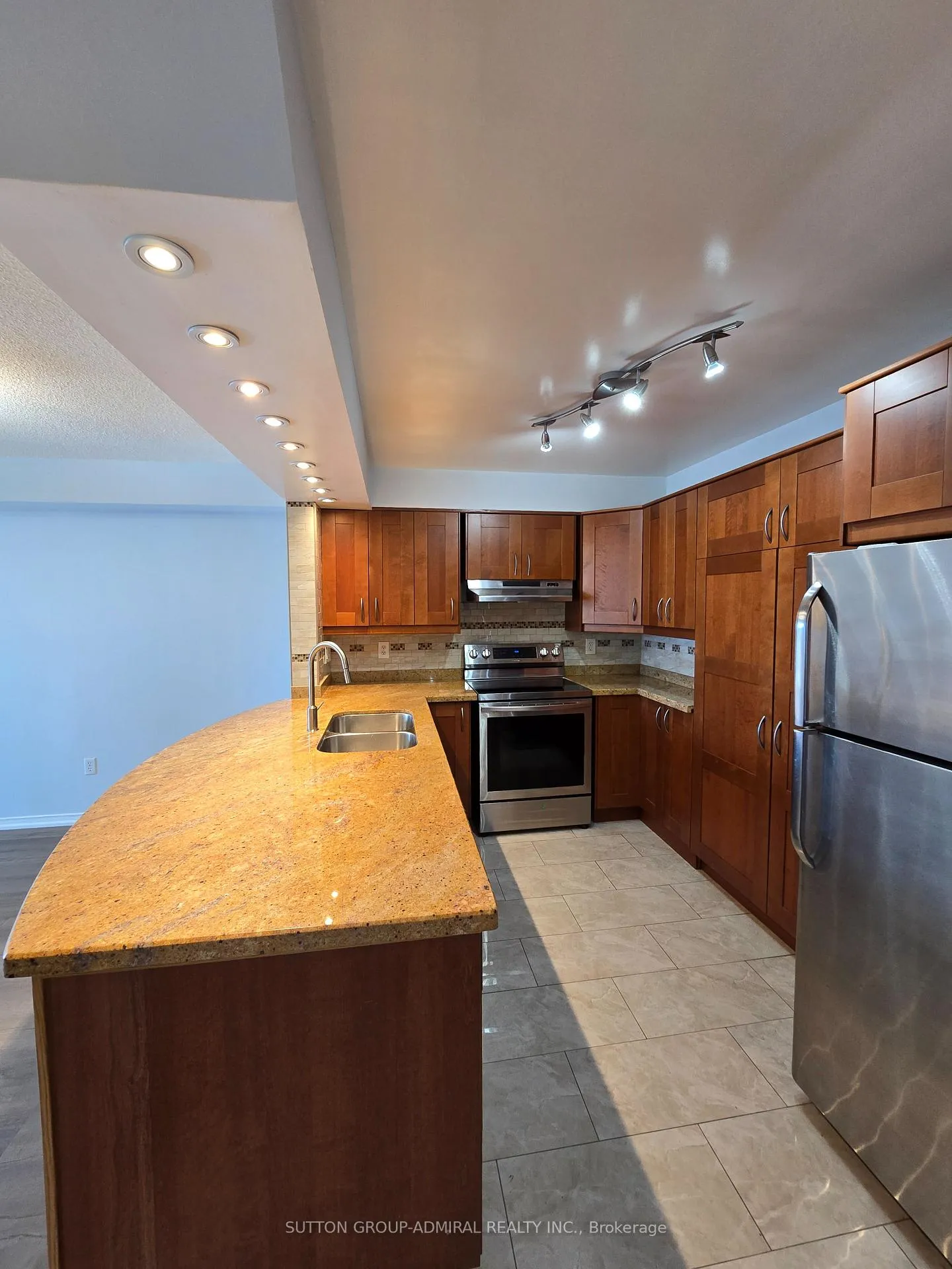 Photo 13 of Unit 1510, 11 Townsgate Drive, Vaughan, Crestwood-Springfarm-Yorkhill — HOMEH