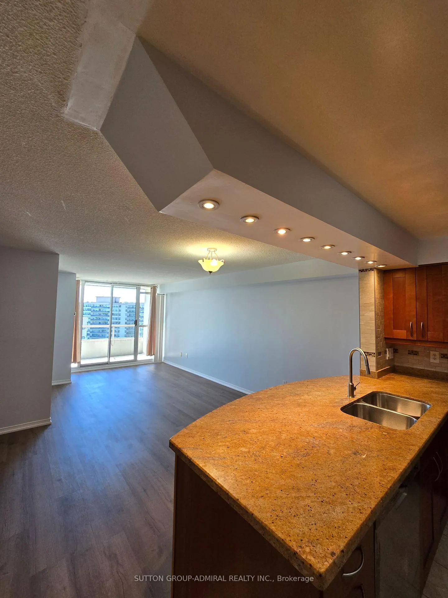 Photo 14 of Unit 1510, 11 Townsgate Drive, Vaughan, Crestwood-Springfarm-Yorkhill — HOMEH