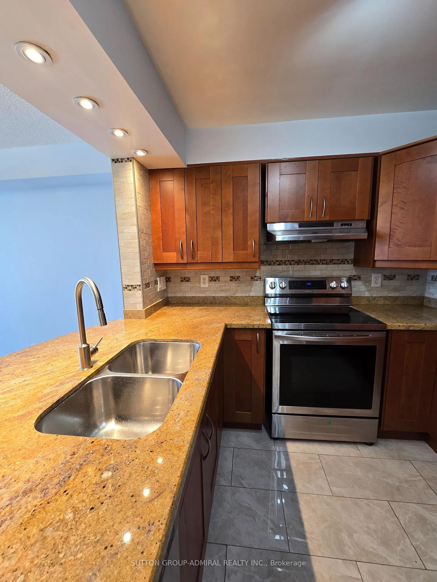 Photo 17 of Unit 1510, 11 Townsgate Drive, Vaughan, Crestwood-Springfarm-Yorkhill — HOMEH