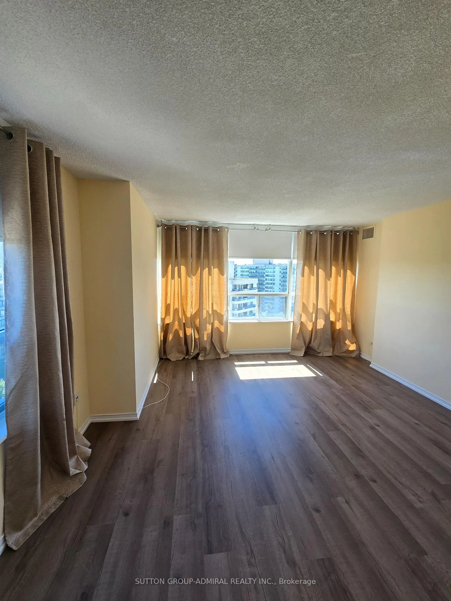 Photo 26 of Unit 1510, 11 Townsgate Drive, Vaughan, Crestwood-Springfarm-Yorkhill — HOMEH