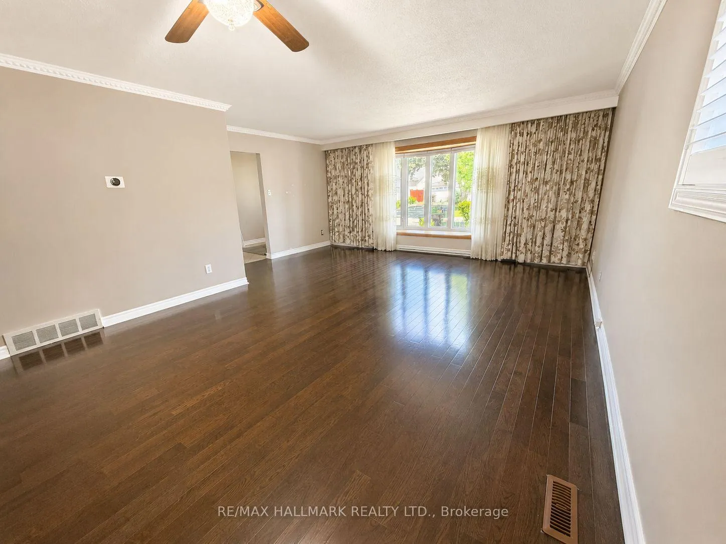 Photo 5 of 29 Charles Tupper Drive, Scarborough, Centennial Scarborough — HOMEH