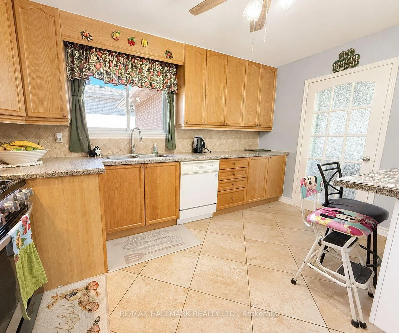 Photo 8 of 29 Charles Tupper Drive, Scarborough, Centennial Scarborough — HOMEH