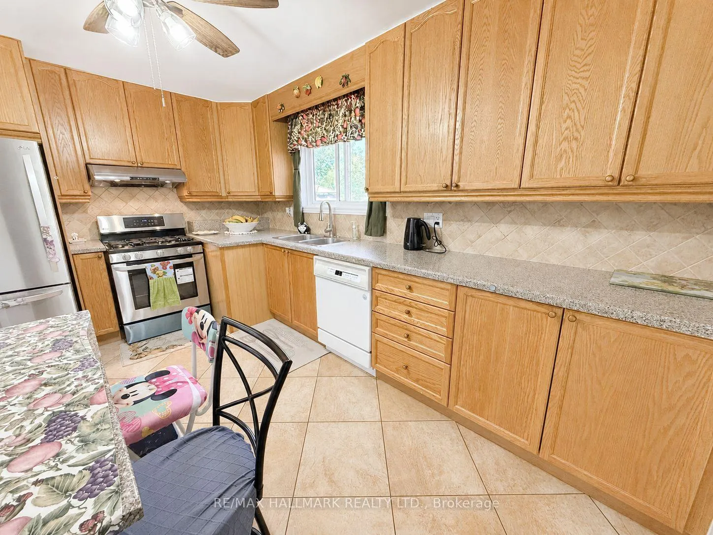 Photo 9 of 29 Charles Tupper Drive, Scarborough, Centennial Scarborough — HOMEH