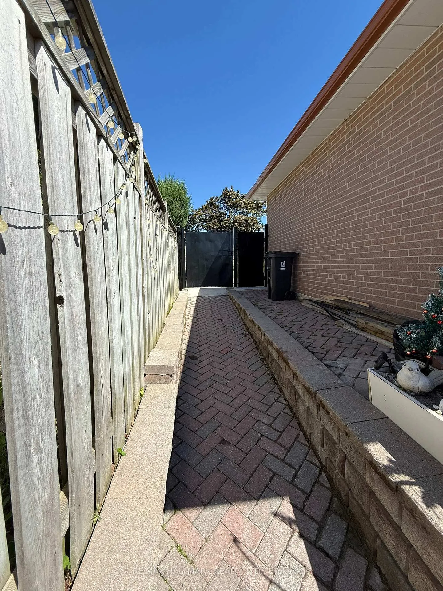 Photo 31 of 29 Charles Tupper Drive, Scarborough, Centennial Scarborough — HOMEH