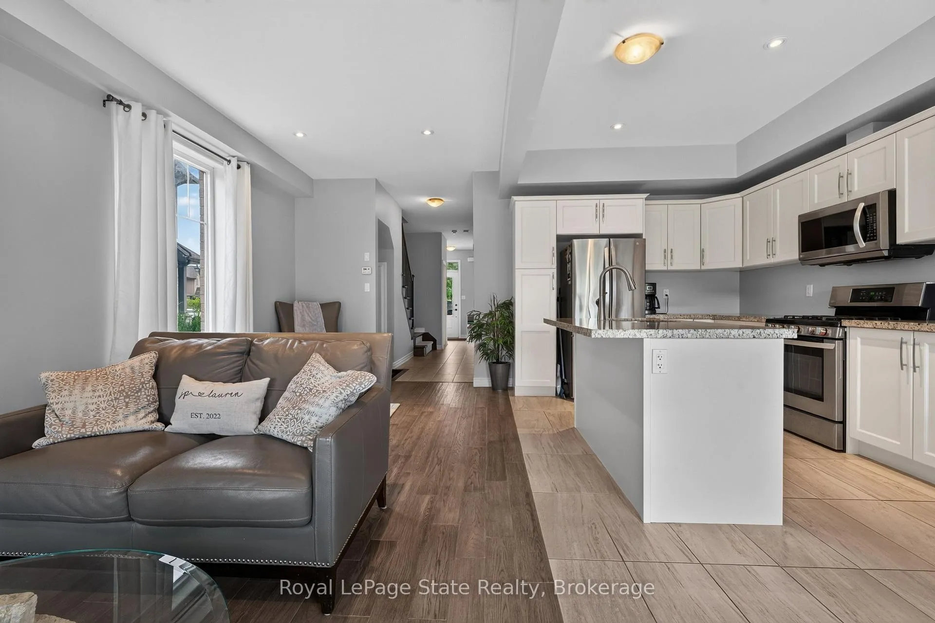 Photo 15 of Unit 27, 98 Shoreview Place, Hamilton, Lakeshore — HOMEH