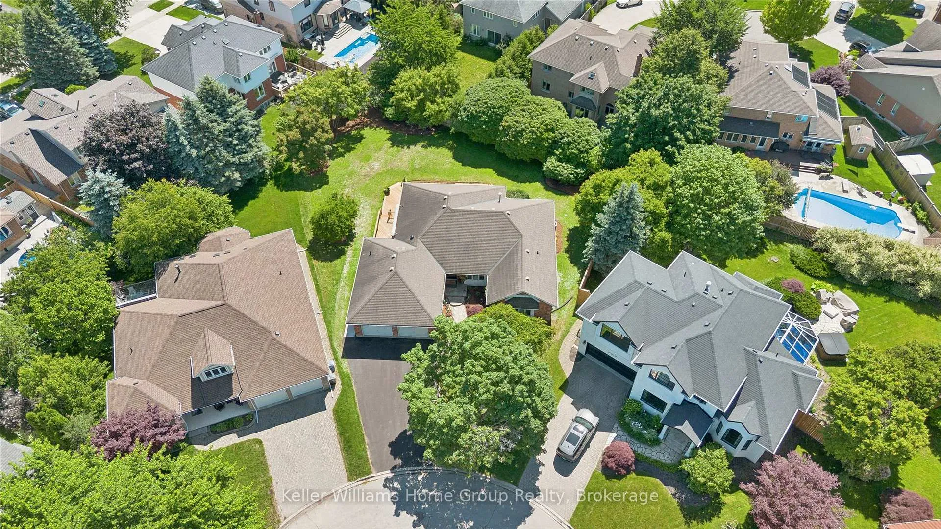 Photo 2 of 22 Lyle Place, Guelph, Kortright East — HOMEH