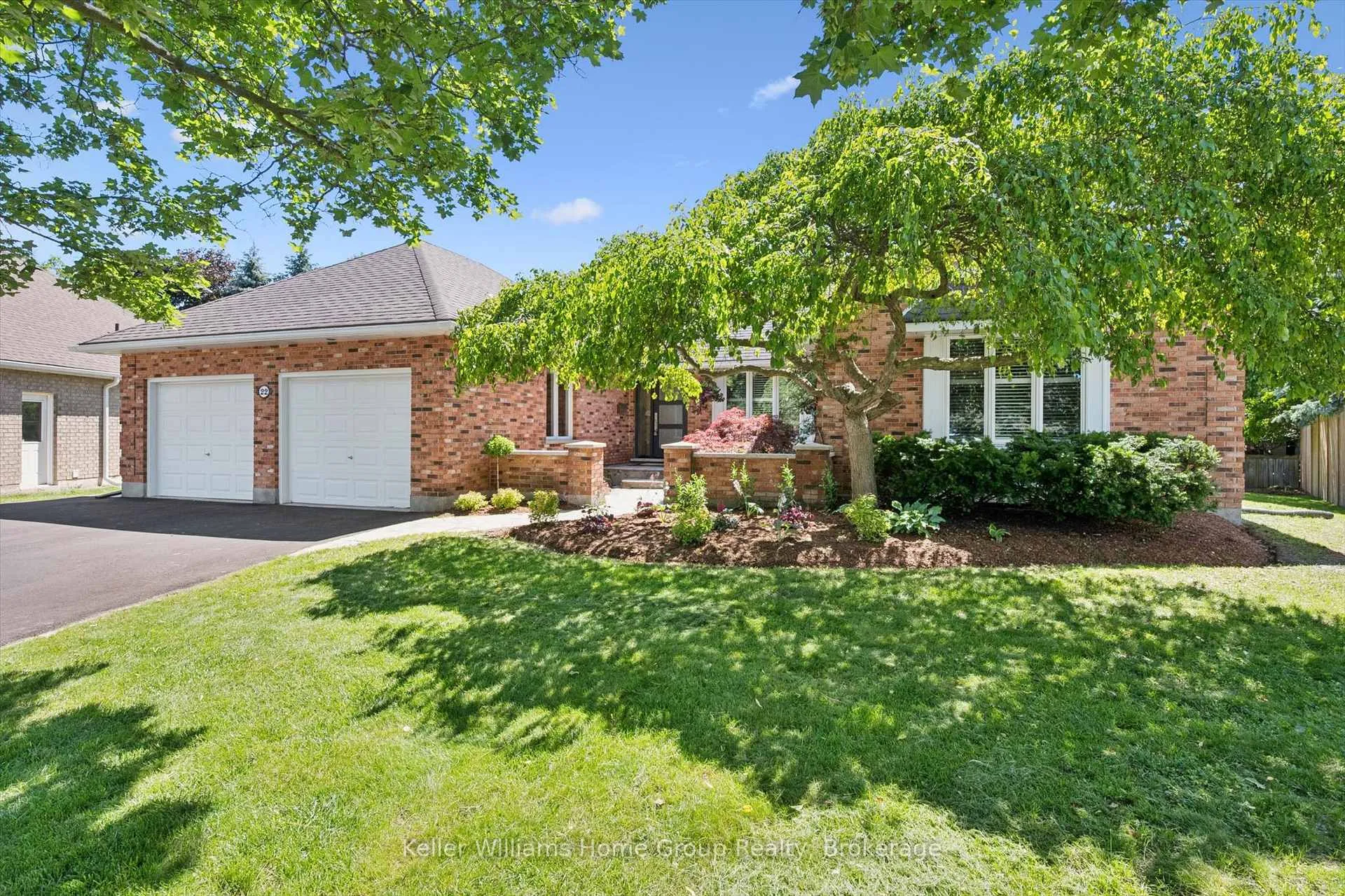 Photo 3 of 22 Lyle Place, Guelph, Kortright East — HOMEH