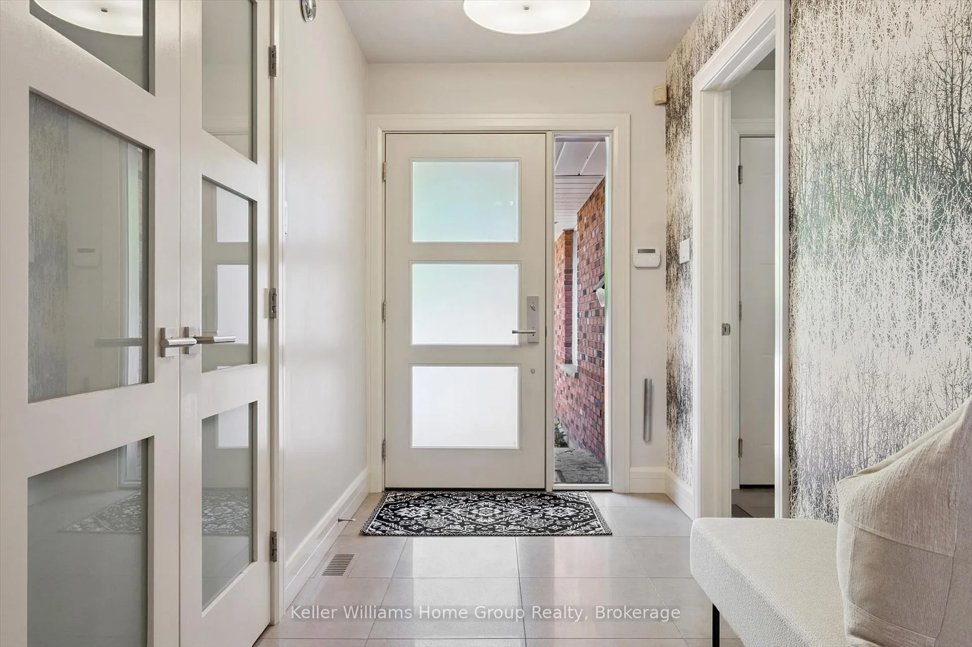 Photo 6 of 22 Lyle Place, Guelph, Kortright East — HOMEH