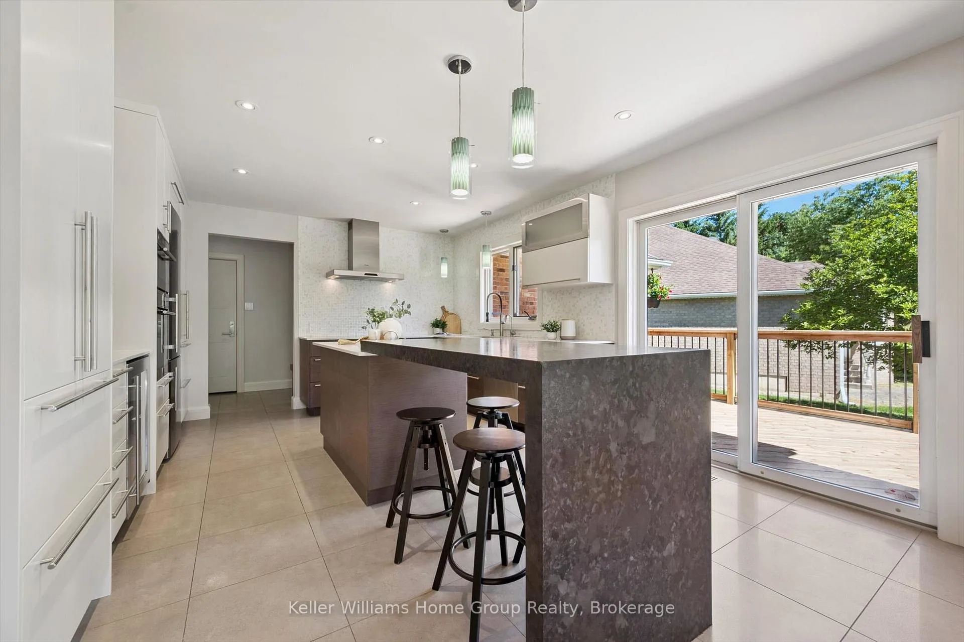 Photo 14 of 22 Lyle Place, Guelph, Kortright East — HOMEH