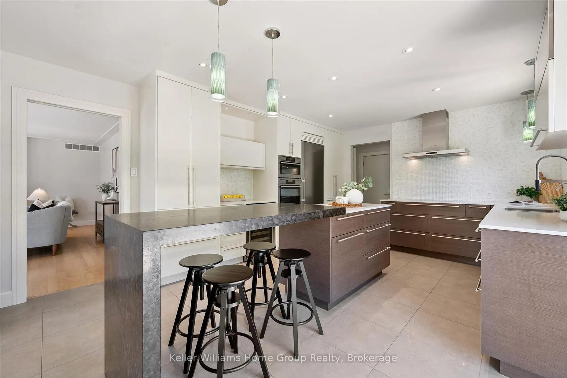 Photo 15 of 22 Lyle Place, Guelph, Kortright East — HOMEH