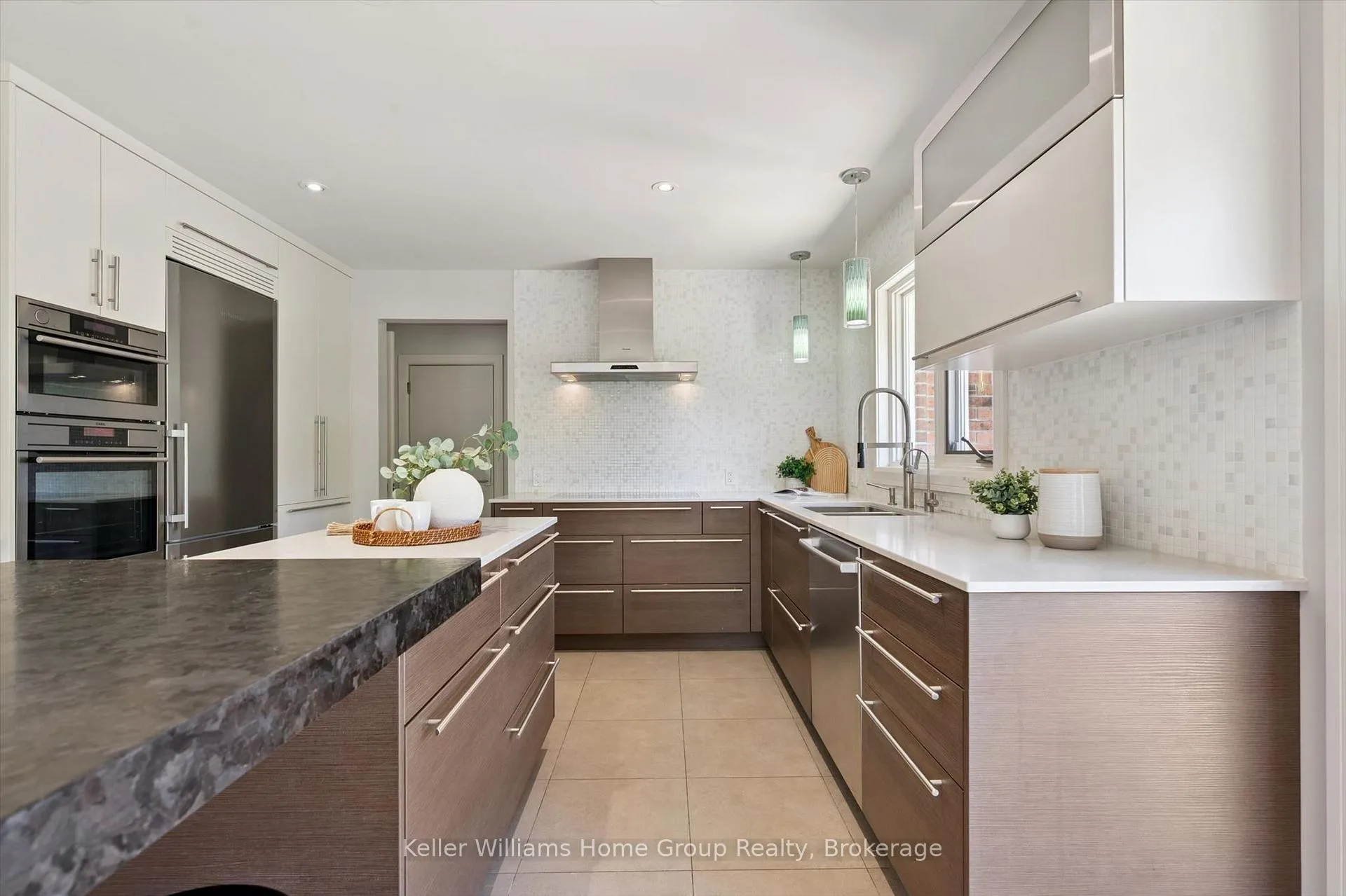 Photo 16 of 22 Lyle Place, Guelph, Kortright East — HOMEH
