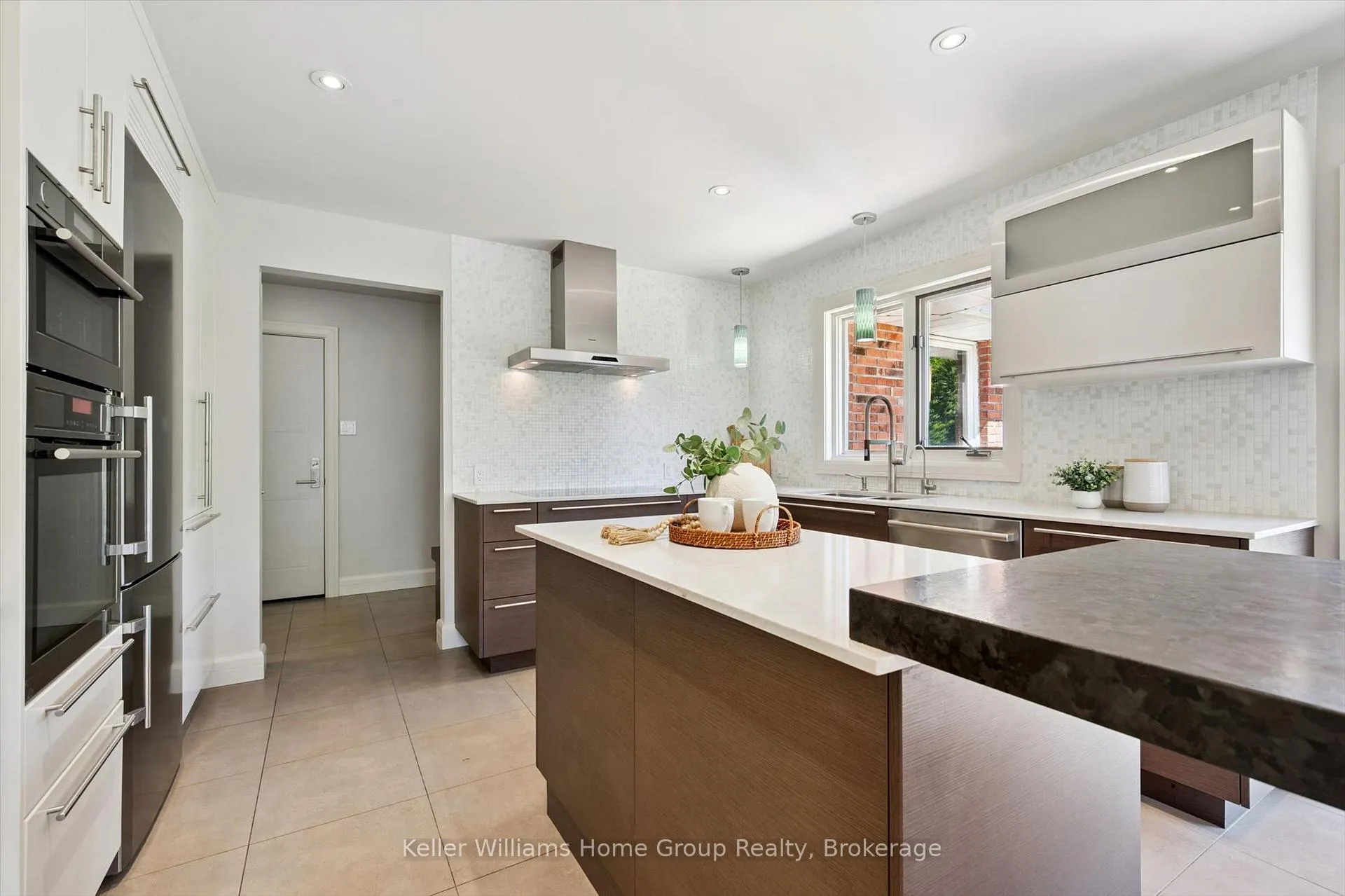 Photo 17 of 22 Lyle Place, Guelph, Kortright East — HOMEH