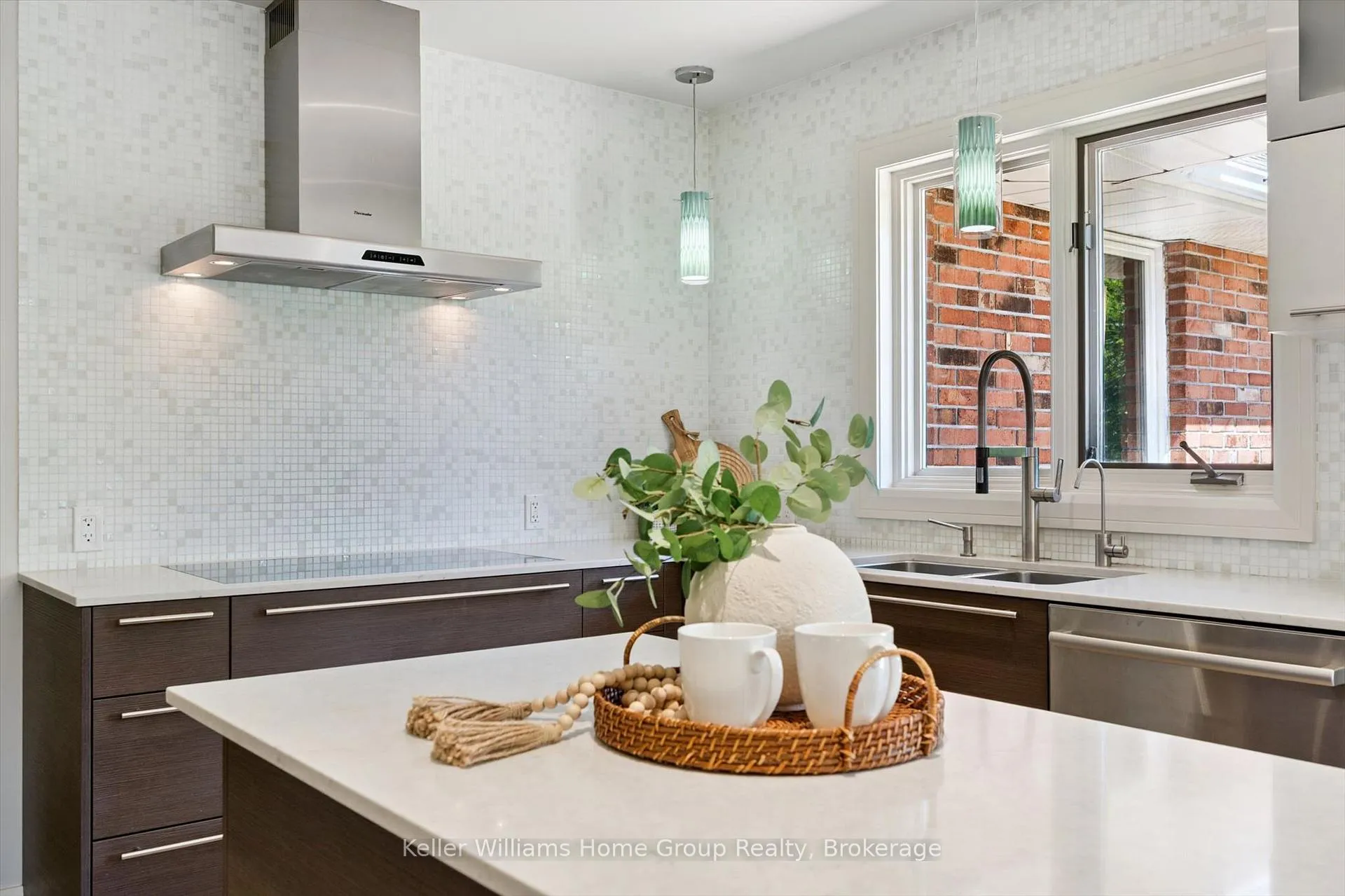 Photo 19 of 22 Lyle Place, Guelph, Kortright East — HOMEH