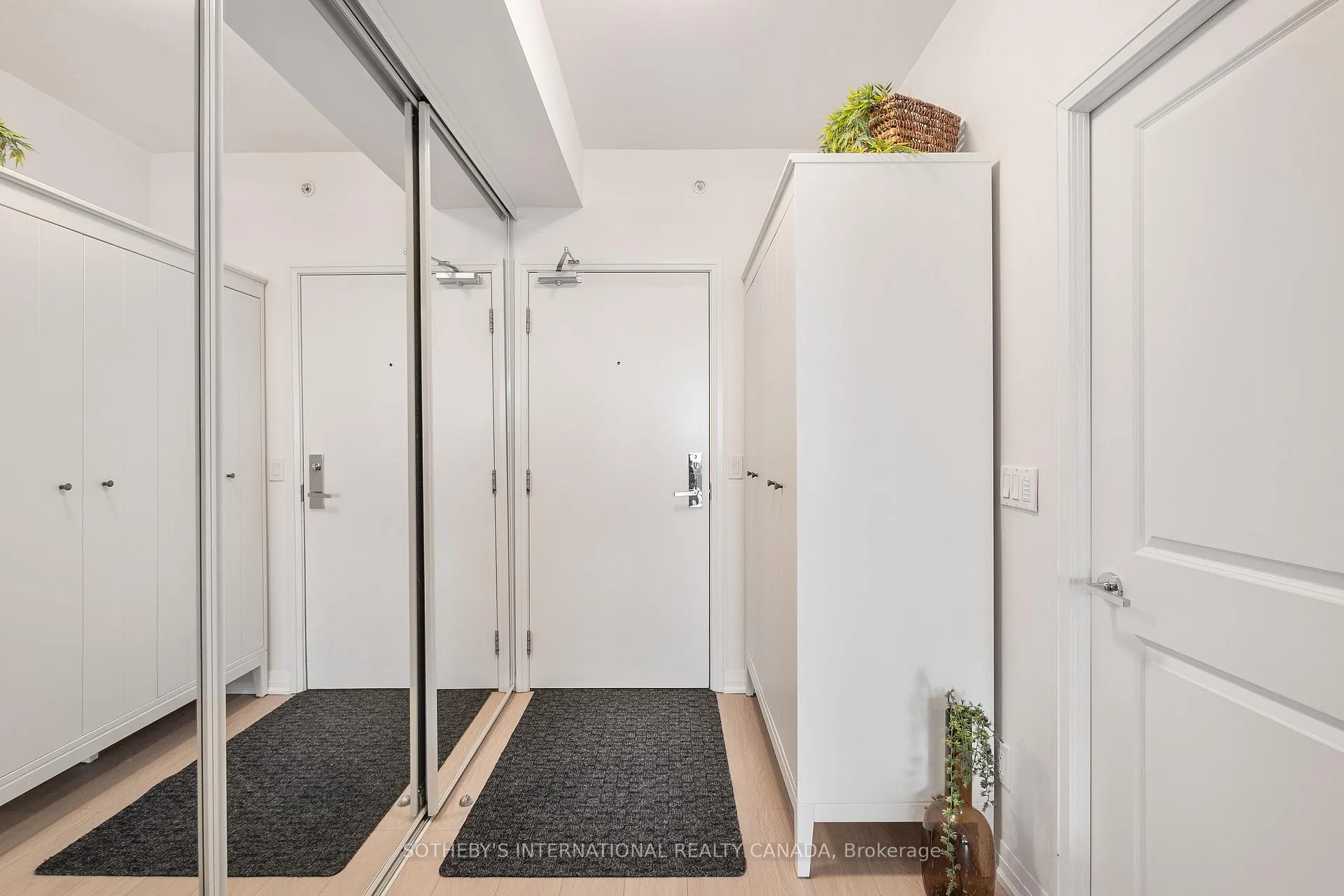 Photo 7 of Unit 503, 59 Annie Craig Drive, Etobicoke, Mimico — HOMEH