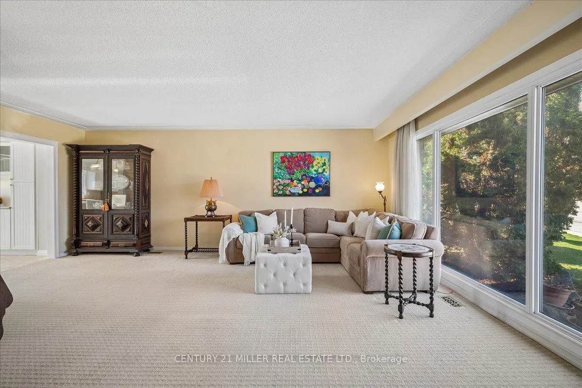 Photo 4 of 5 Cortina Crescent, Hamilton, Rosedale — HOMEH