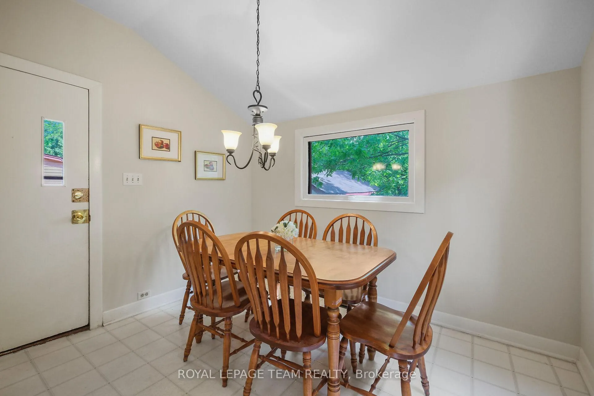 Photo 15 of 525 Cole Avenue, Ottawa, McKellar/Highland — HOMEH