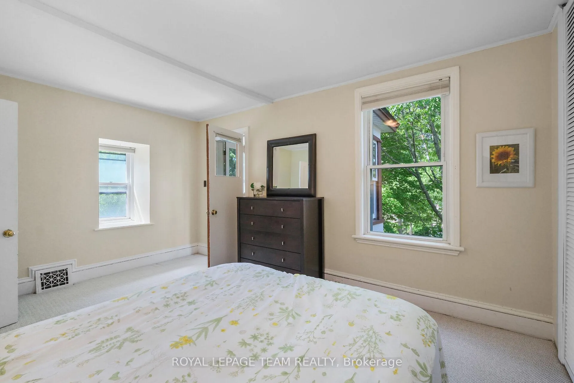 Photo 21 of 525 Cole Avenue, Ottawa, McKellar/Highland — HOMEH