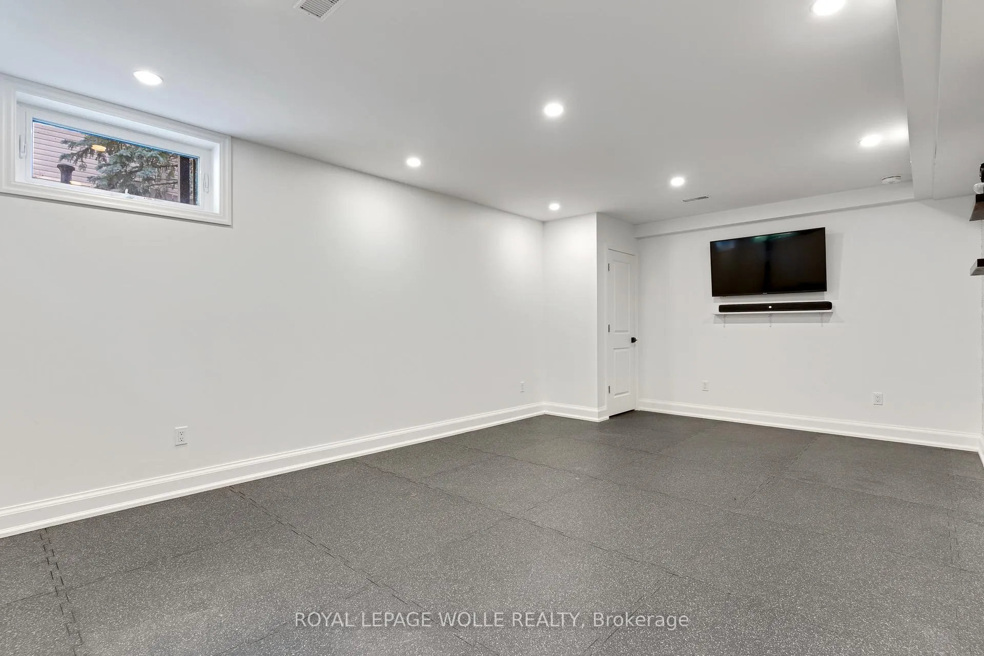 Photo 42 of 203 Forsyth Drive, Waterloo, Uptown West — HOMEH