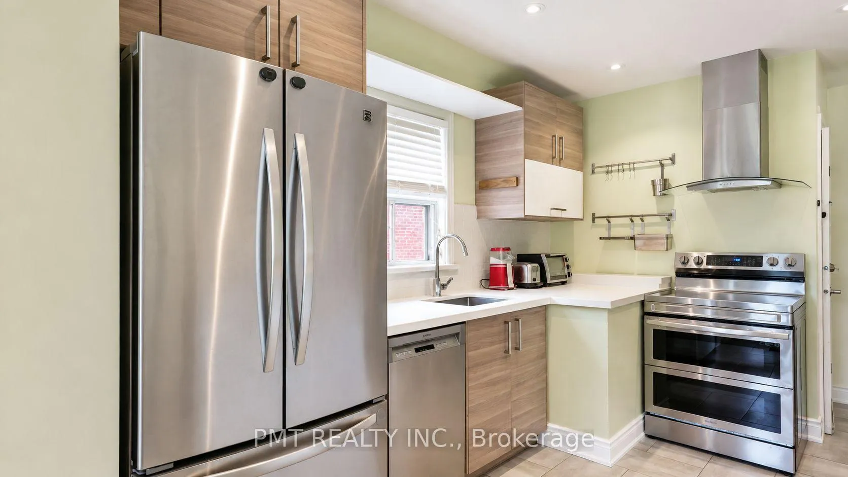 Photo 7 of 59 Mitcham Drive, Etobicoke, Alderwood — HOMEH