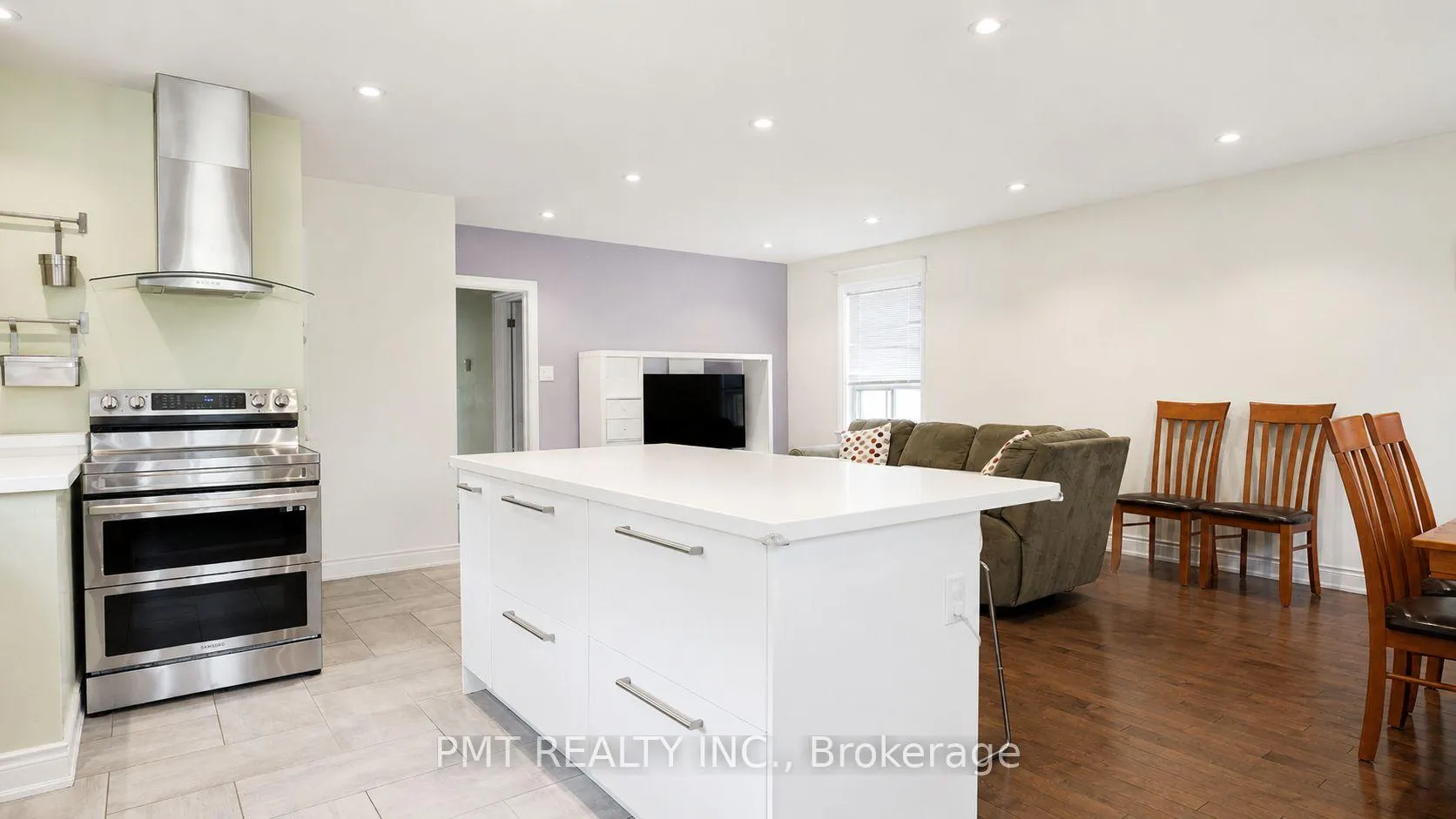 Photo 8 of 59 Mitcham Drive, Etobicoke, Alderwood — HOMEH