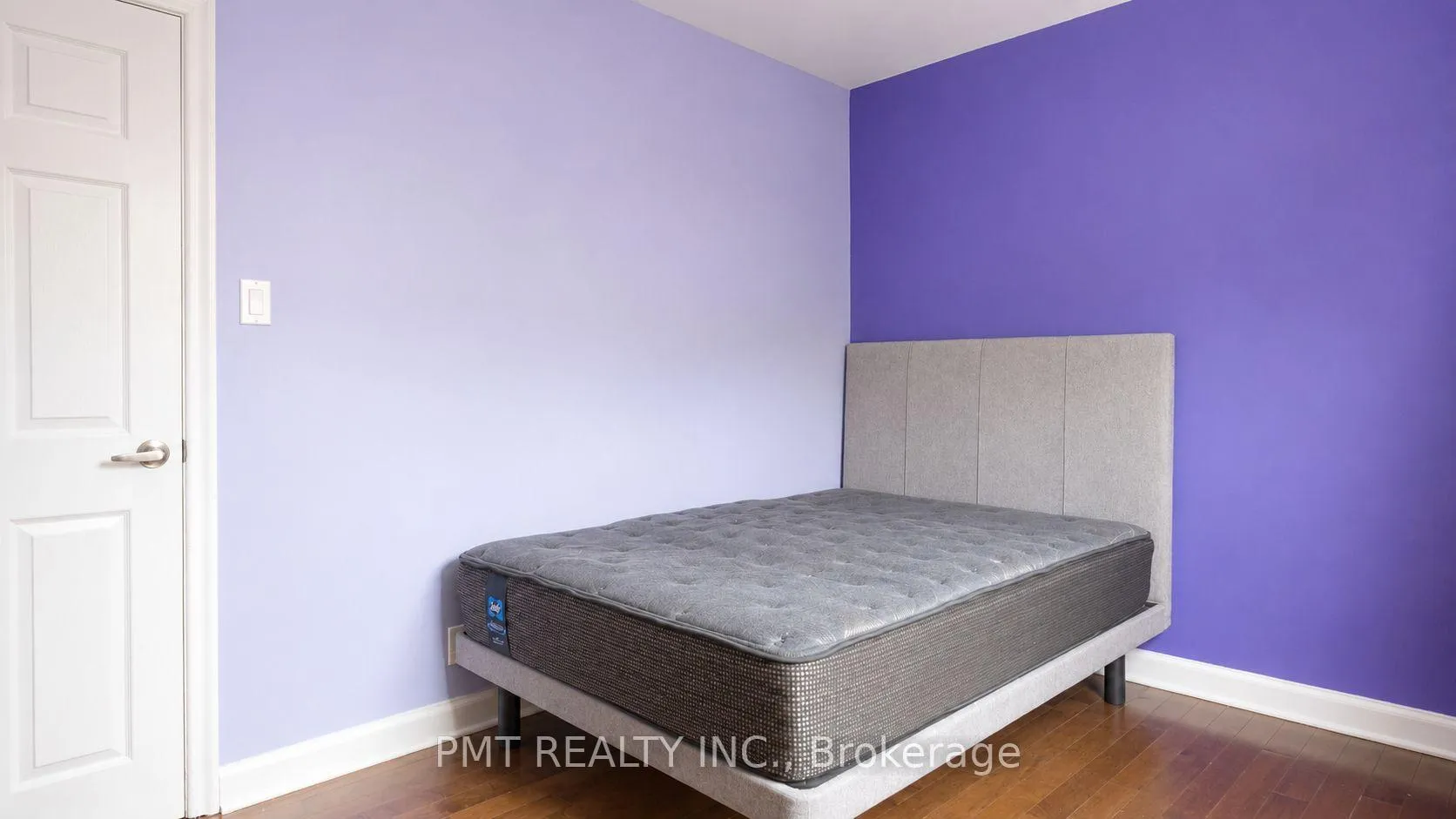 Photo 16 of 59 Mitcham Drive, Etobicoke, Alderwood — HOMEH