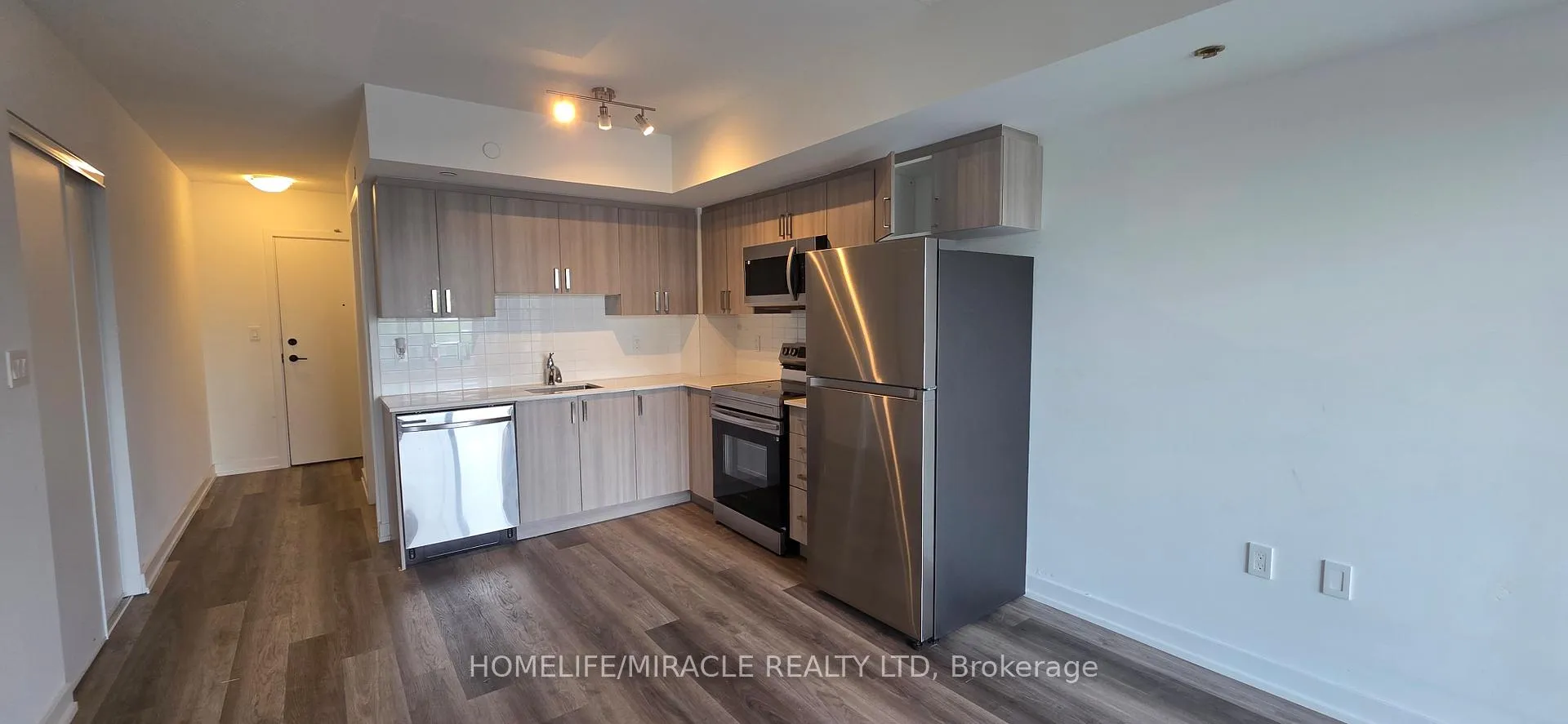 Photo 6 of Unit 522, 556 Marlee Avenue, North York, Yorkdale-Glen Park — HOMEH