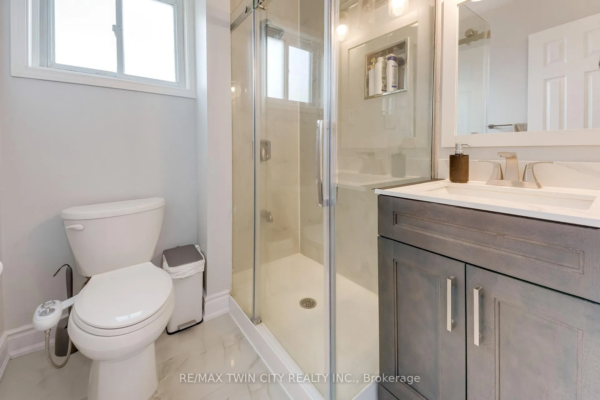 Photo 18 of 160 Gray Street, Kitchener, Idlewood — HOMEH