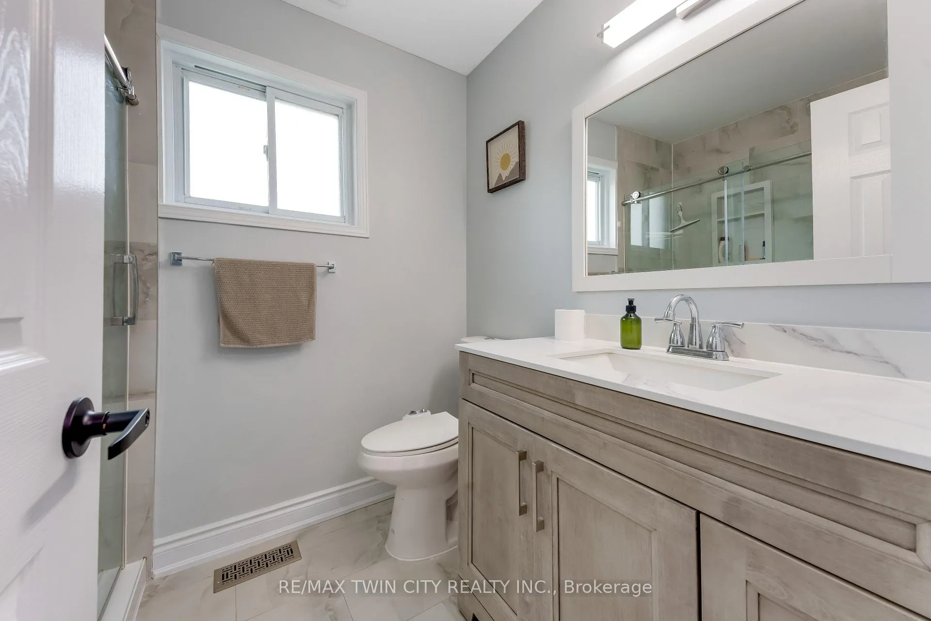 Photo 21 of 160 Gray Street, Kitchener, Idlewood — HOMEH