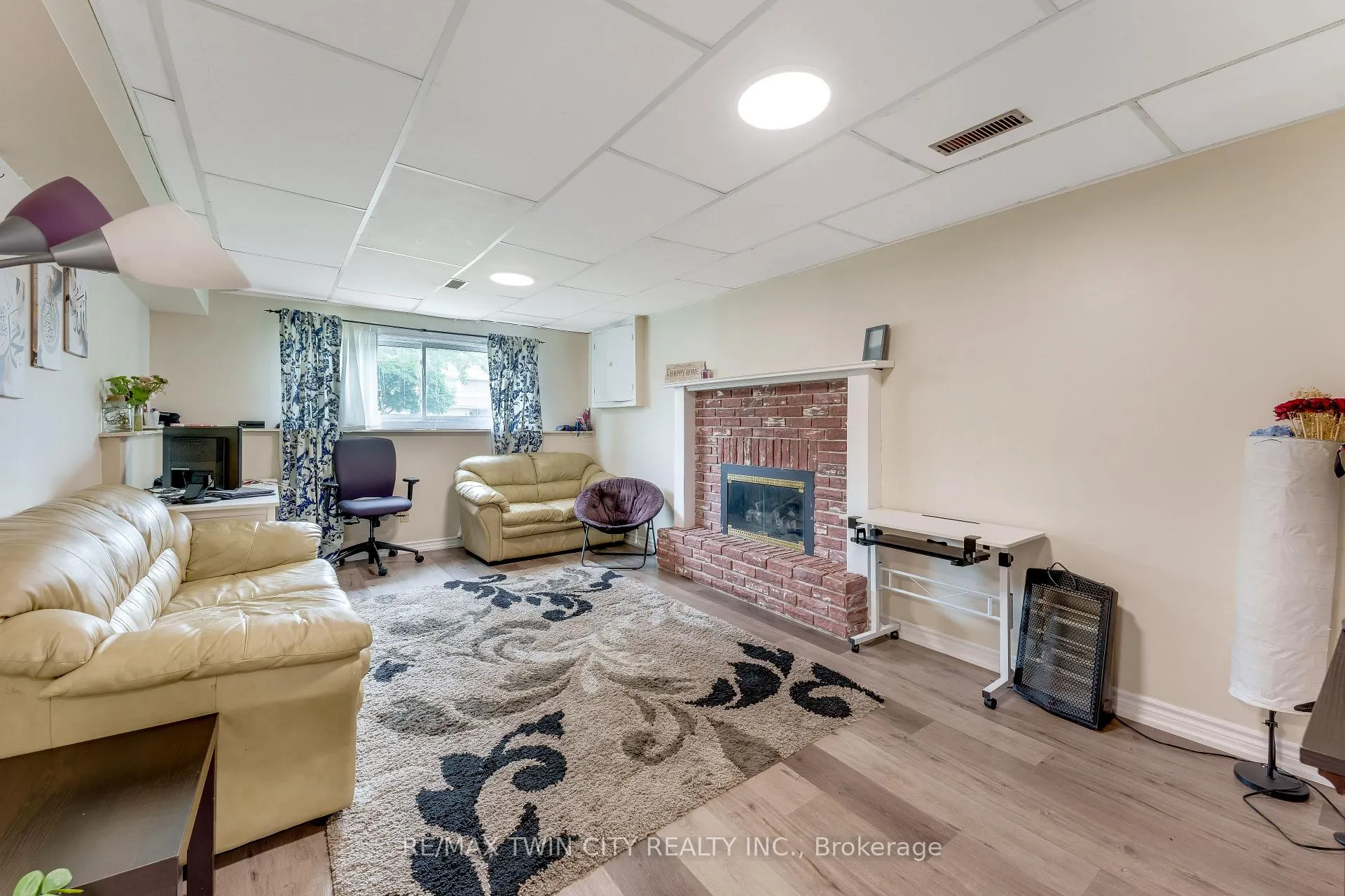 Photo 25 of 160 Gray Street, Kitchener, Idlewood — HOMEH