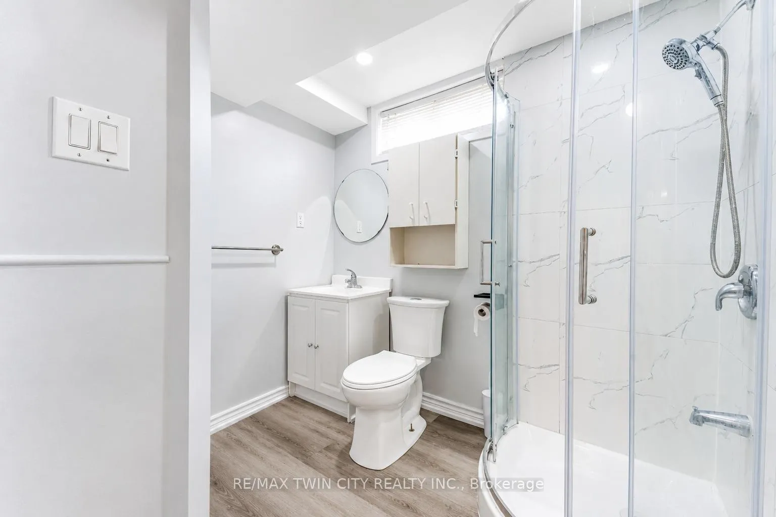 Photo 30 of 160 Gray Street, Kitchener, Idlewood — HOMEH