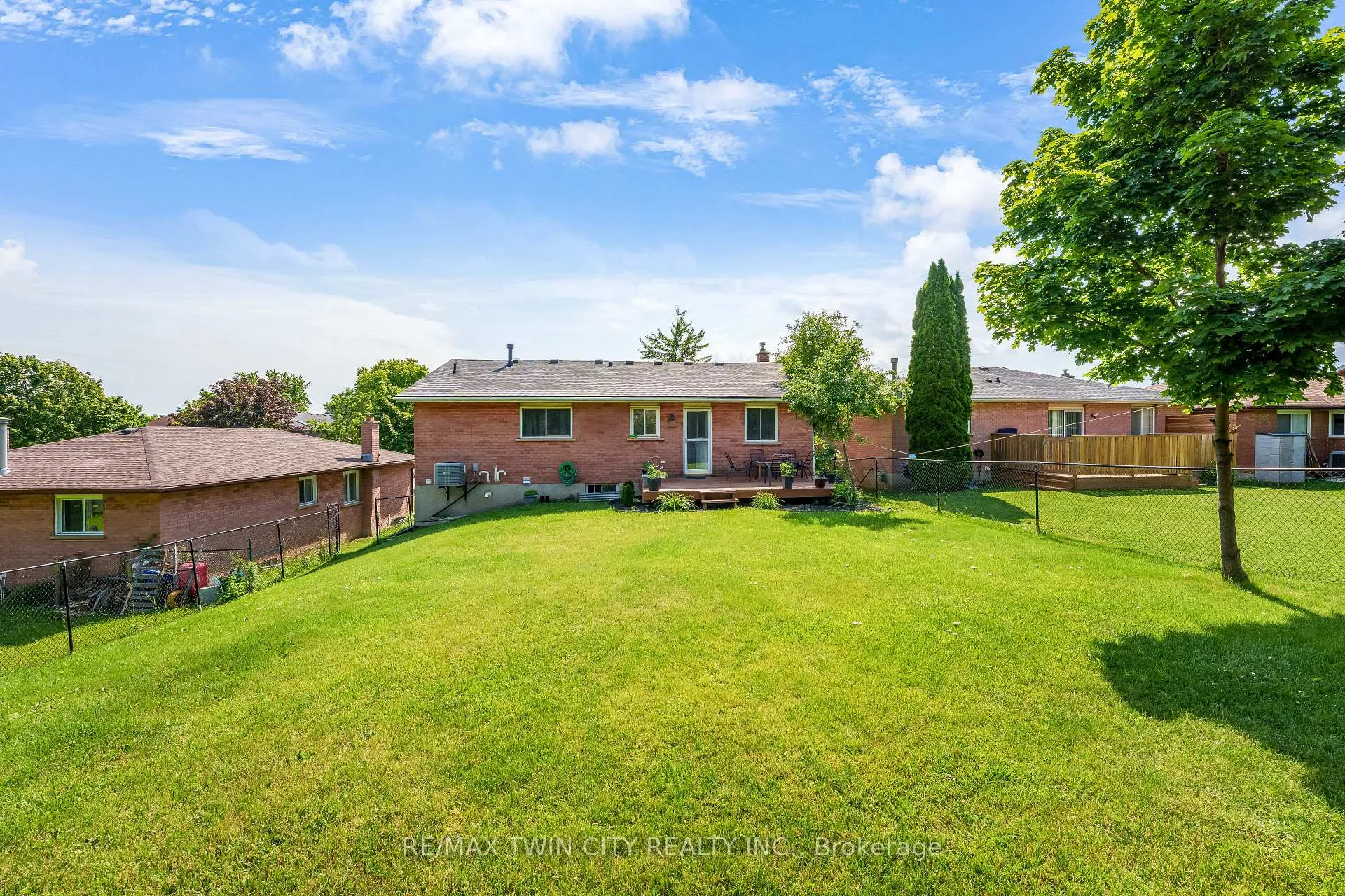 Photo 31 of 160 Gray Street, Kitchener, Idlewood — HOMEH