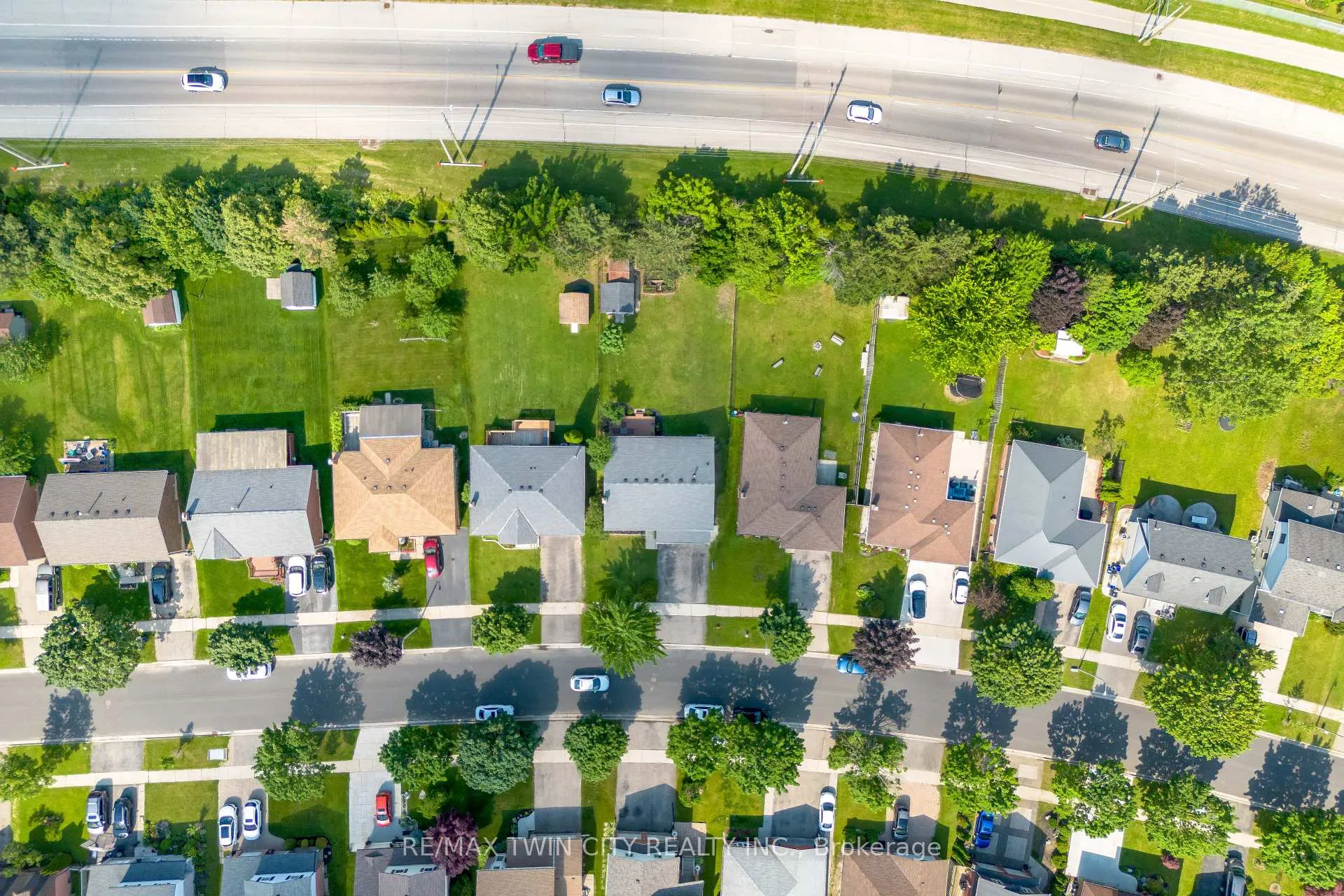 Photo 35 of 160 Gray Street, Kitchener, Idlewood — HOMEH