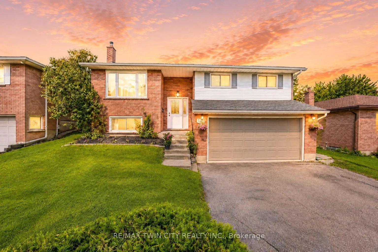 Photo 39 of 160 Gray Street, Kitchener, Idlewood — HOMEH